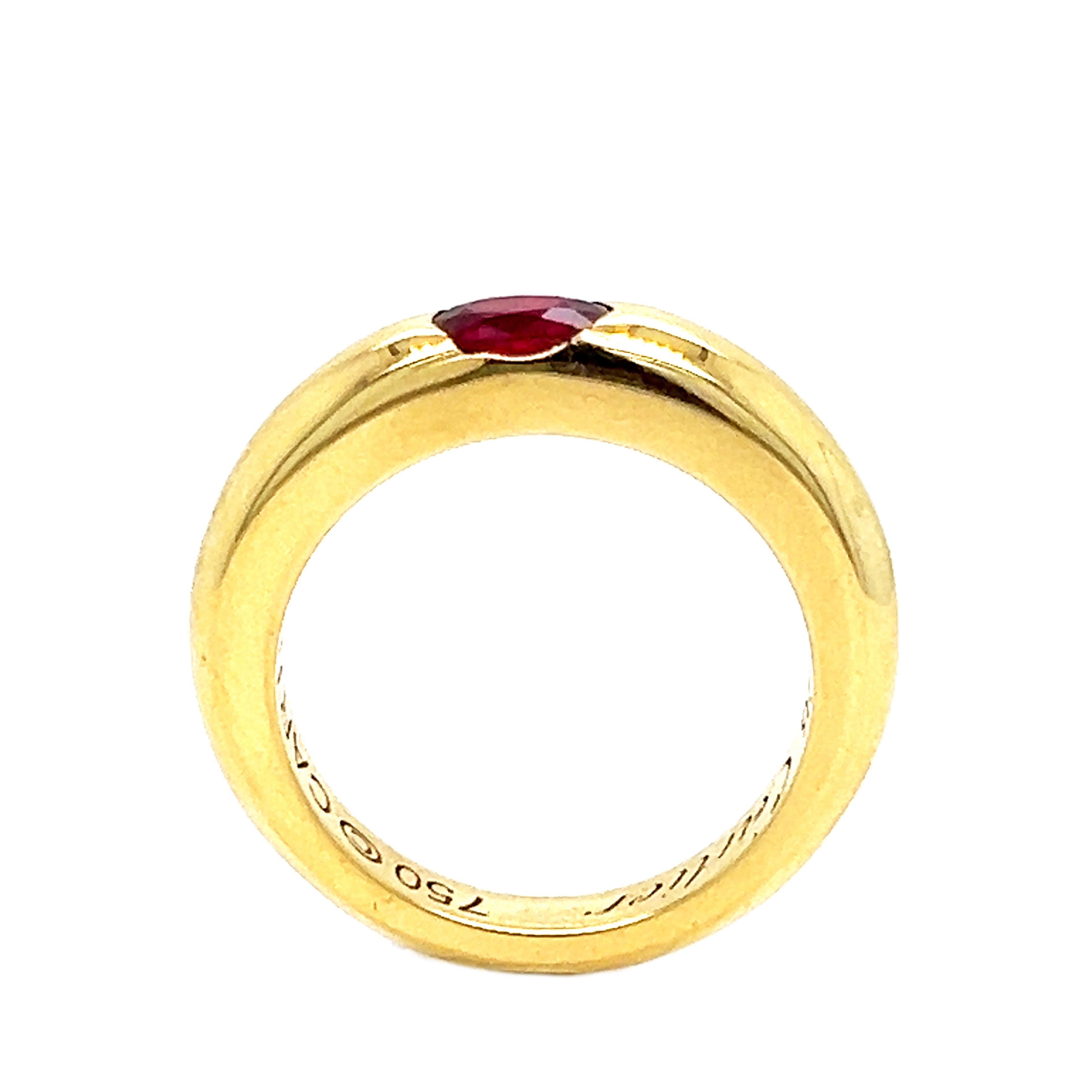 Modern Cartier Original 1992 Oval Ruby 18 Karat Yellow Gold Ellipse Ring For Sale