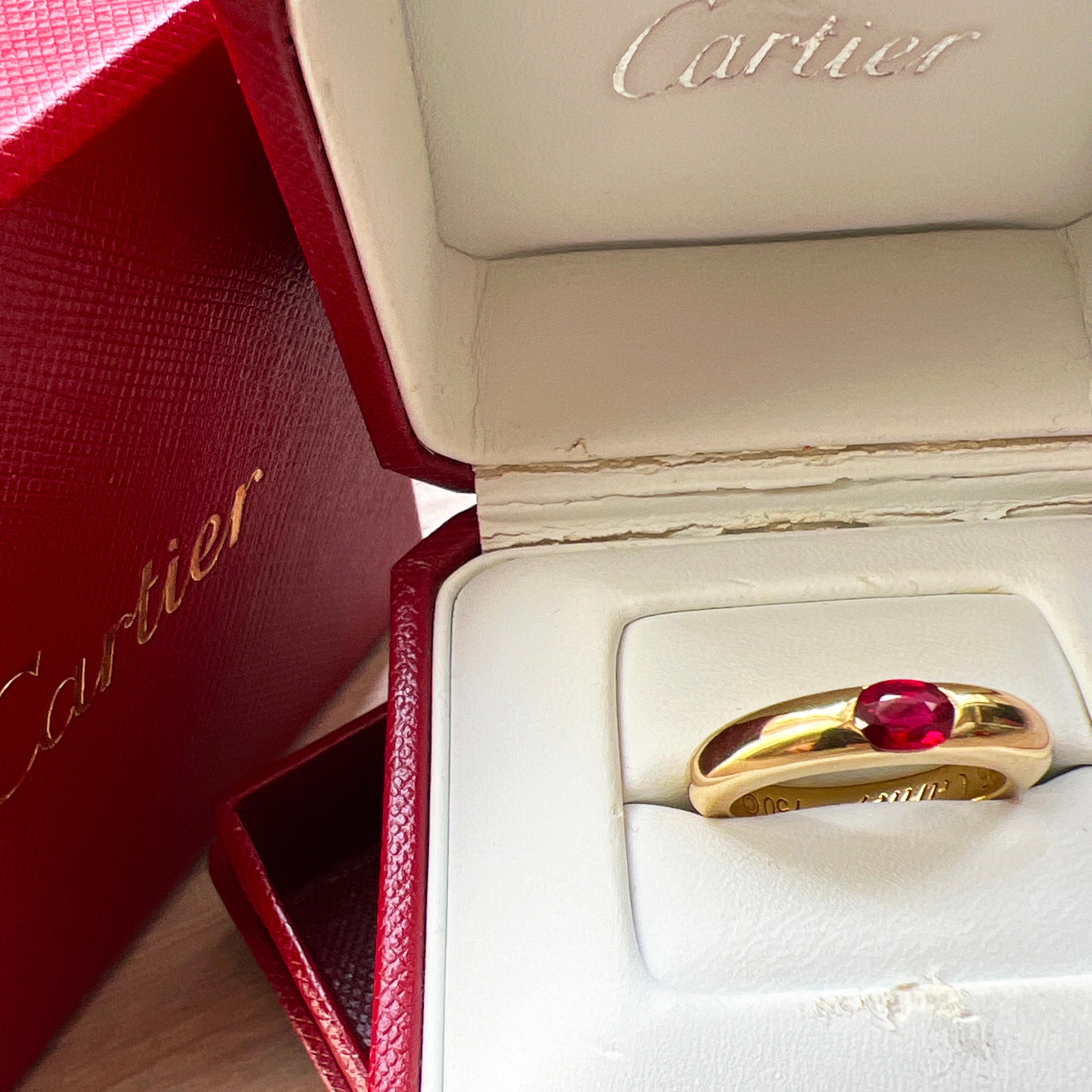 Women's Cartier Original 1992 Oval Ruby 18 Karat Yellow Gold Ellipse Ring For Sale