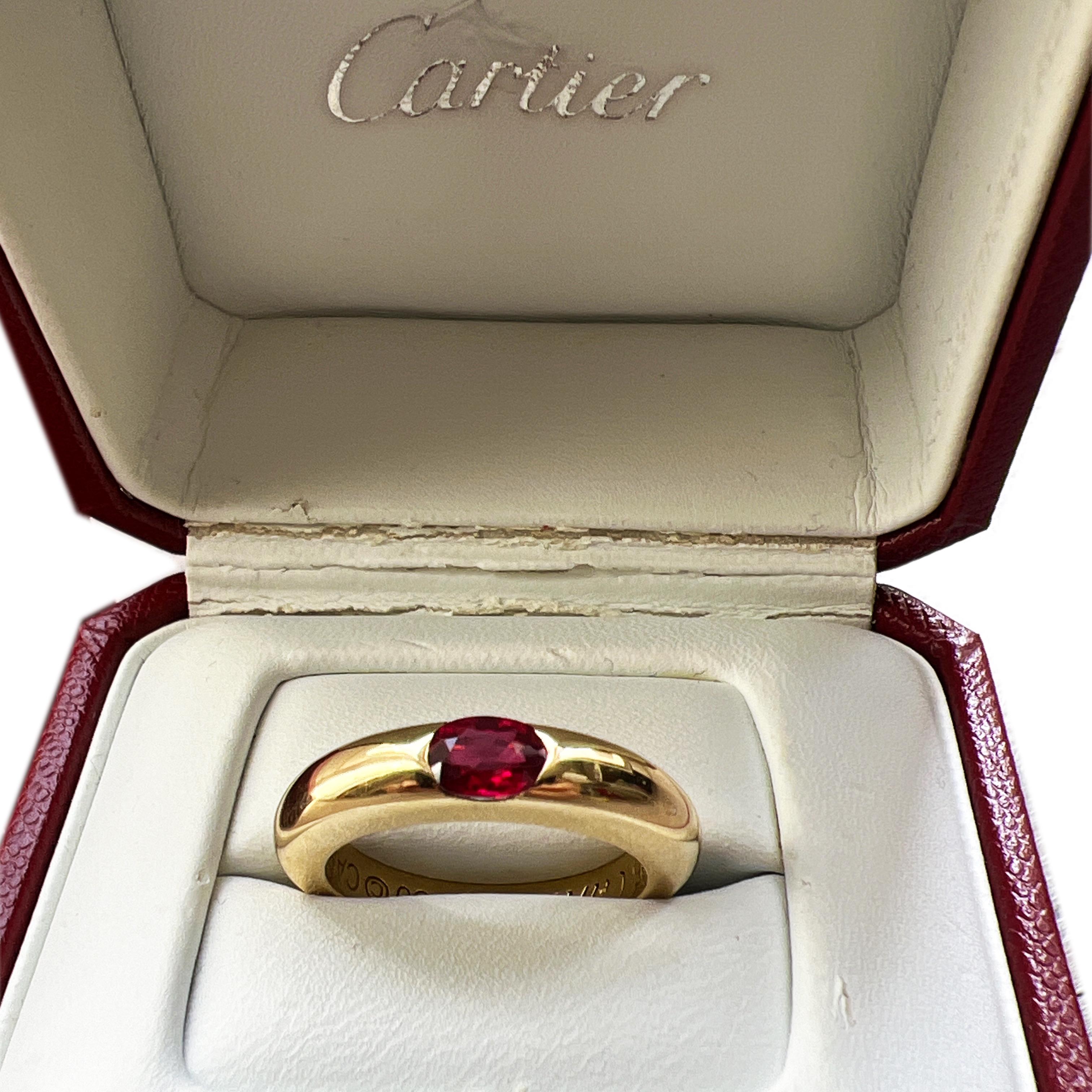 Cartier Original 1992 Oval Ruby 18 Karat Yellow Gold Ellipse Ring For Sale 1