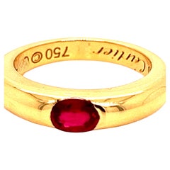 Cartier Original 1992 Anello a ellisse con rubino ovale in oro giallo 18 carati