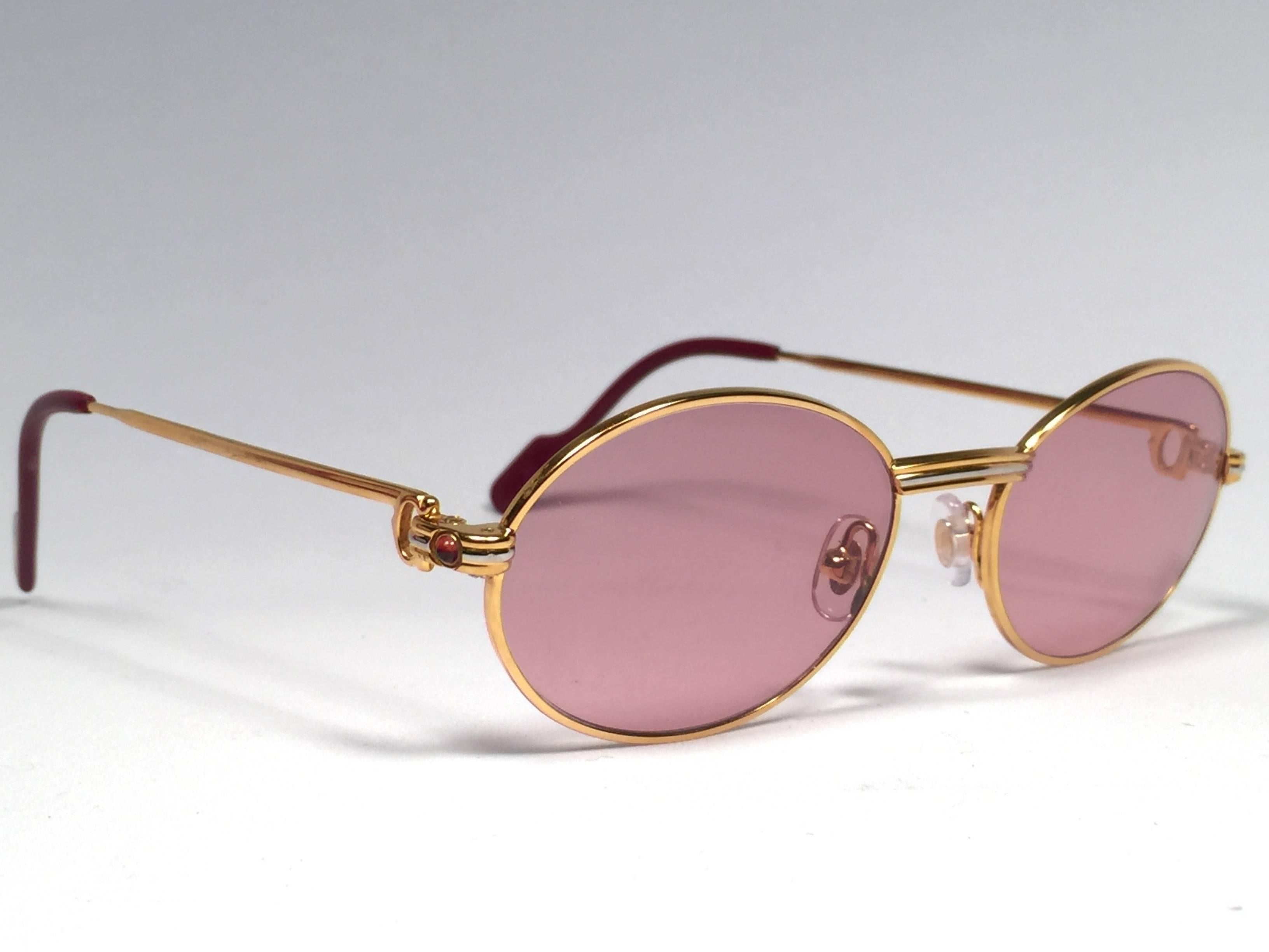 Cartier Oval St Honore Limited Series Ruby 49mm 18k Plated Sunglasses France In New Condition For Sale In Baleares, Baleares