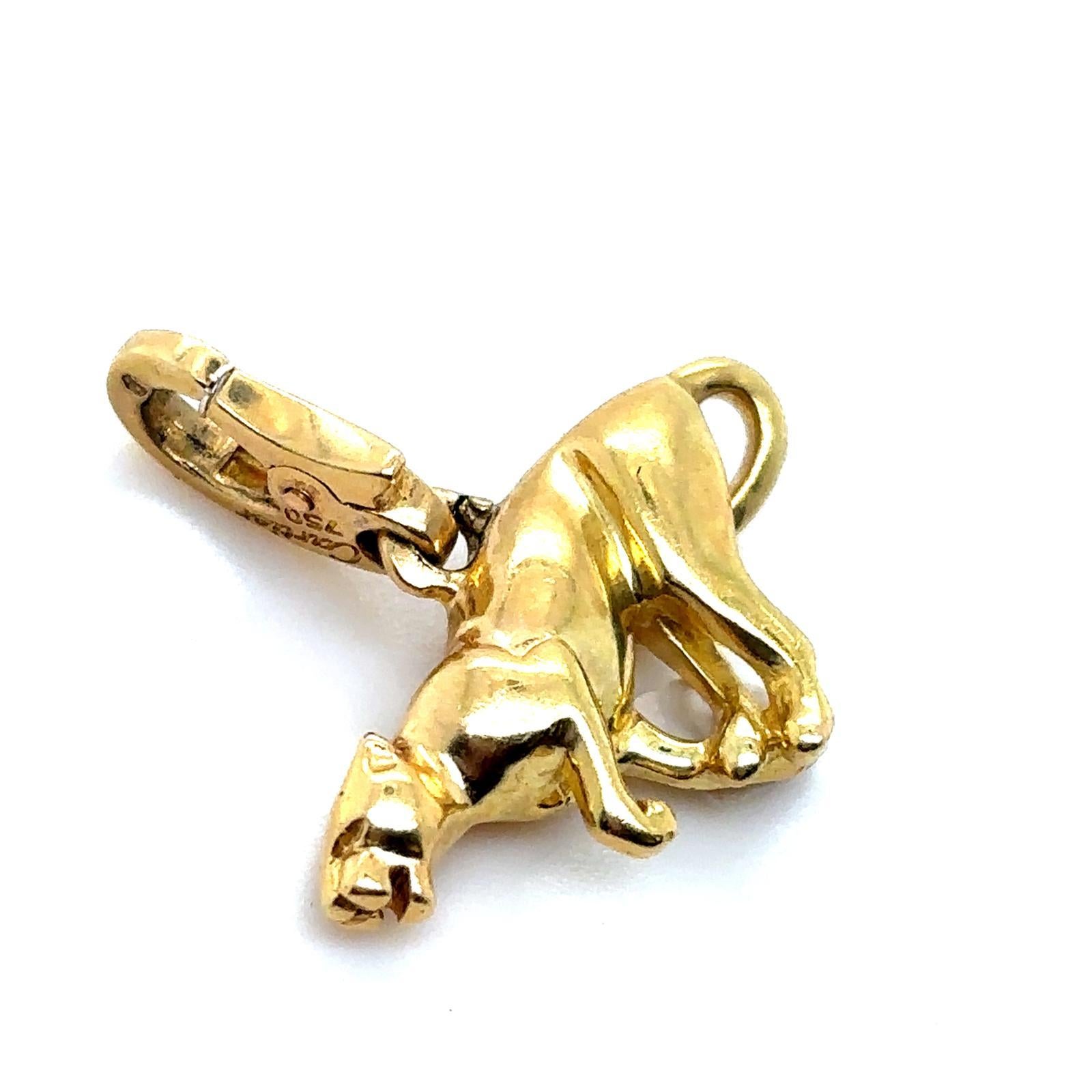 Charm en or jaune 18 carats de la Panthère de Cartier

Cette douce breloque en or blanc 18 carats a été créée par Cartier pour sa collection de breloques afin d'agrémenter ses bracelets ou ses colliers. 

Conçue comme la panthère emblématique de