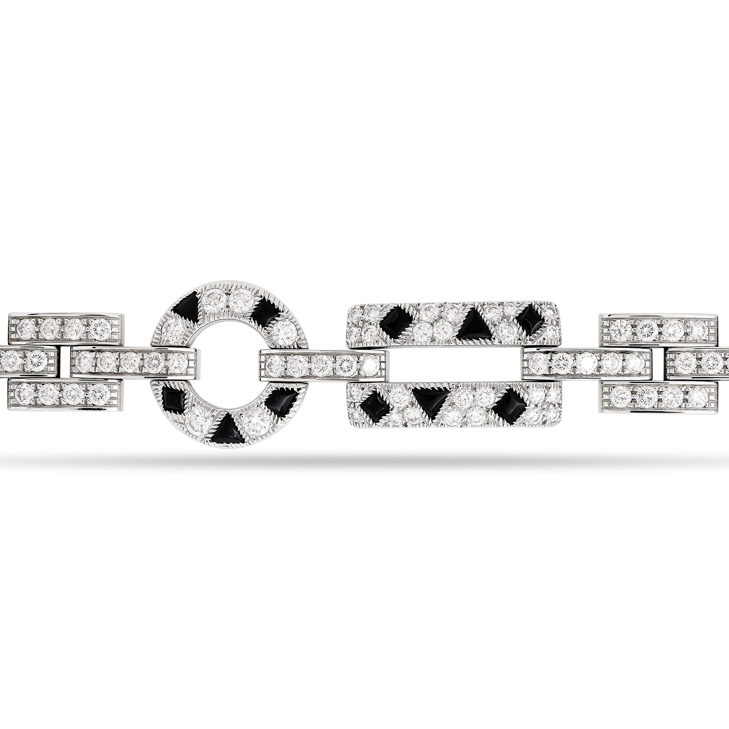 Cartier Panther de Cartier 18 Karat White Gold Diamond and Onyx Bracelet In Excellent Condition For Sale In Philadelphia, PA
