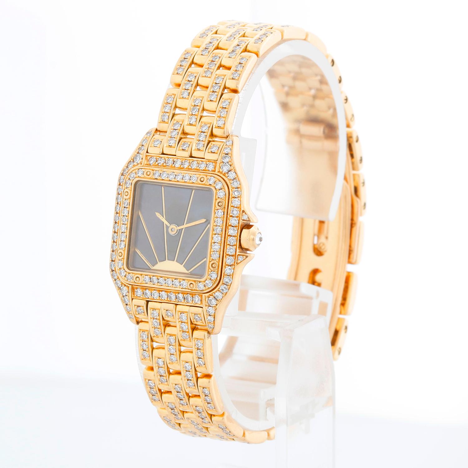 Montre Femme Cartier Panther en or jaune 18k diamant pave et nacre de Tahiti WF3072FF 1280 - Quartz. Boîtier en or jaune 18 carats avec lunette en diamant pave et boîtier en diamant pave (22mm x 30mm ). Cadran en nacre de Tahiti véritable Cartier