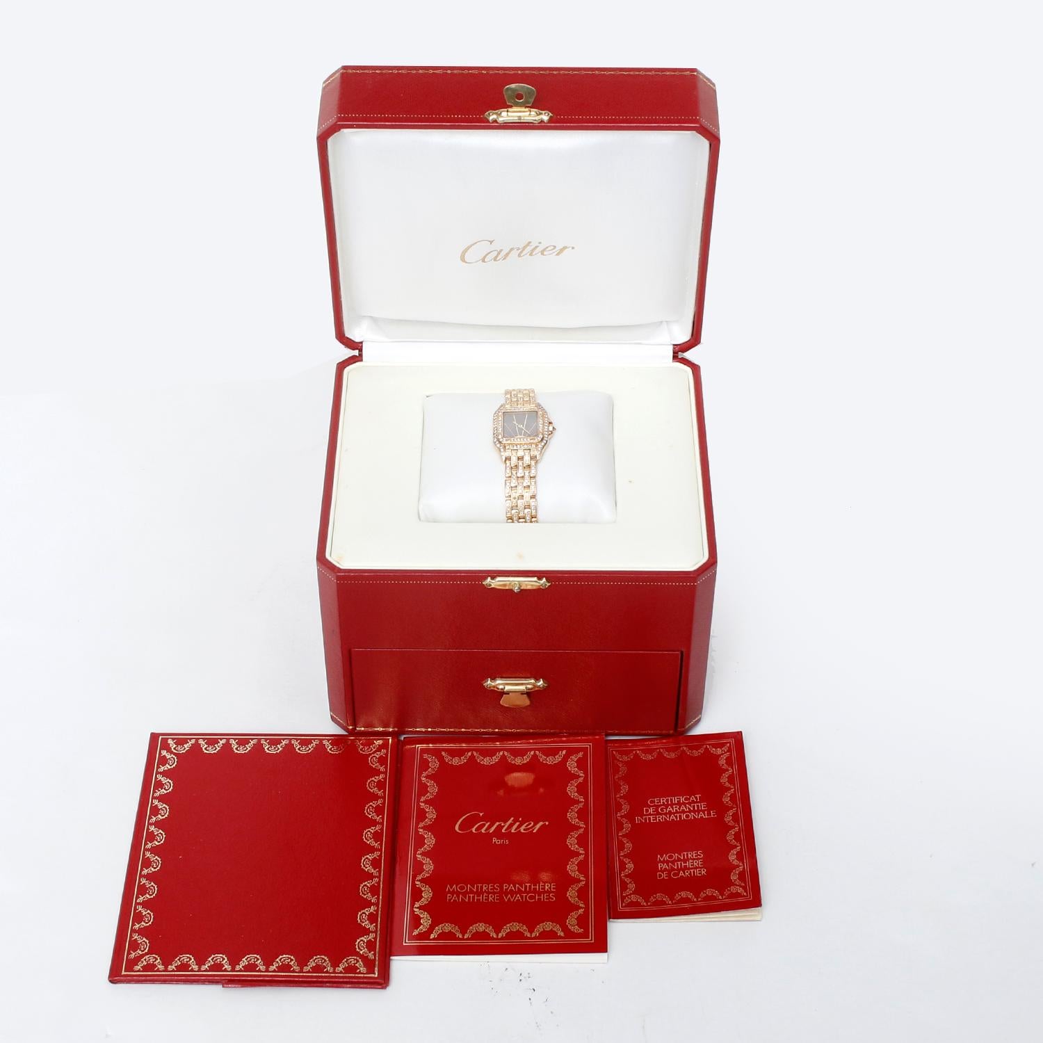 Cartier Panthère pour femmes en or jaune 18 carats pavé de diamants et nacre de Tahiti W en vente 2