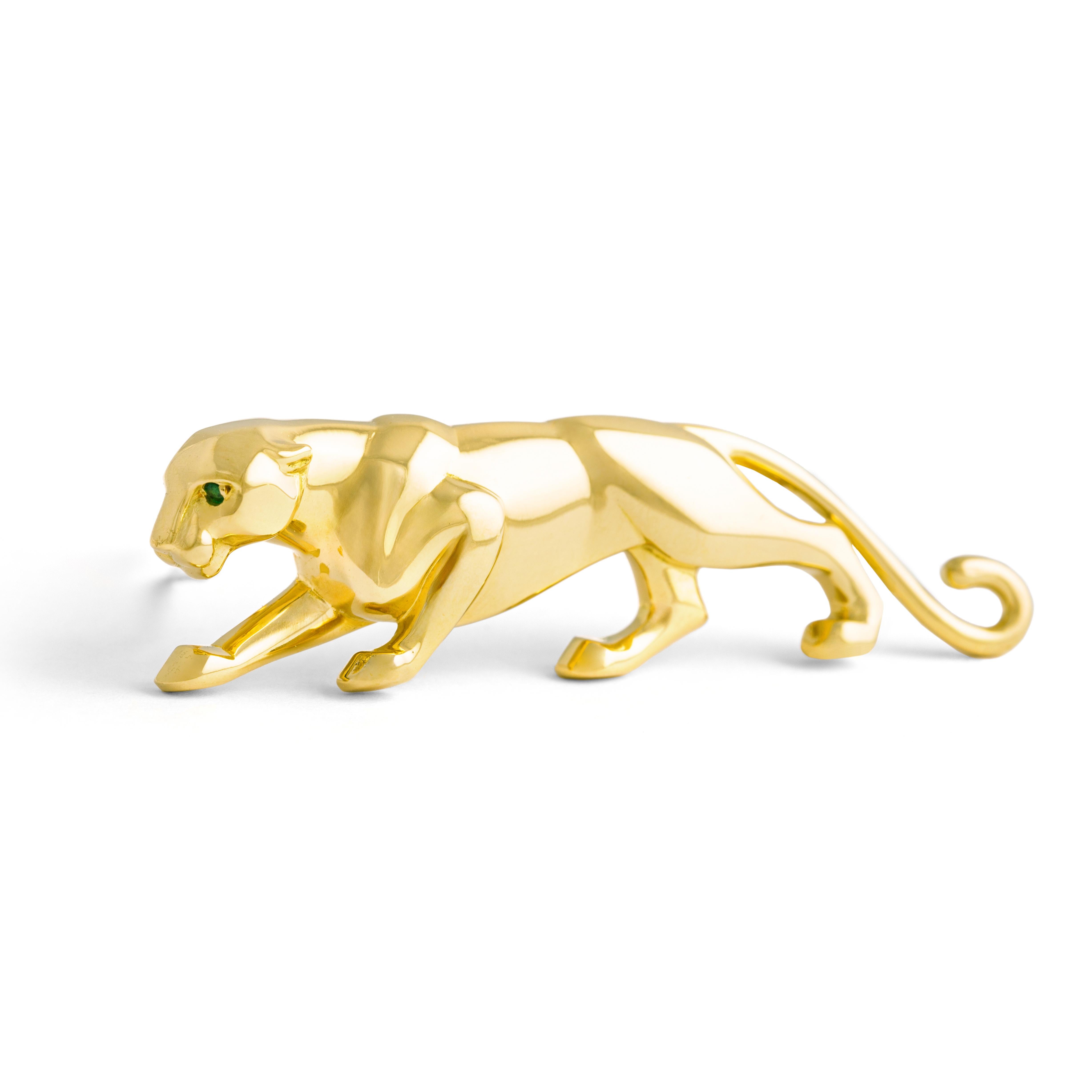 Round Cut Cartier Panther Yellow Gold Brooch For Sale