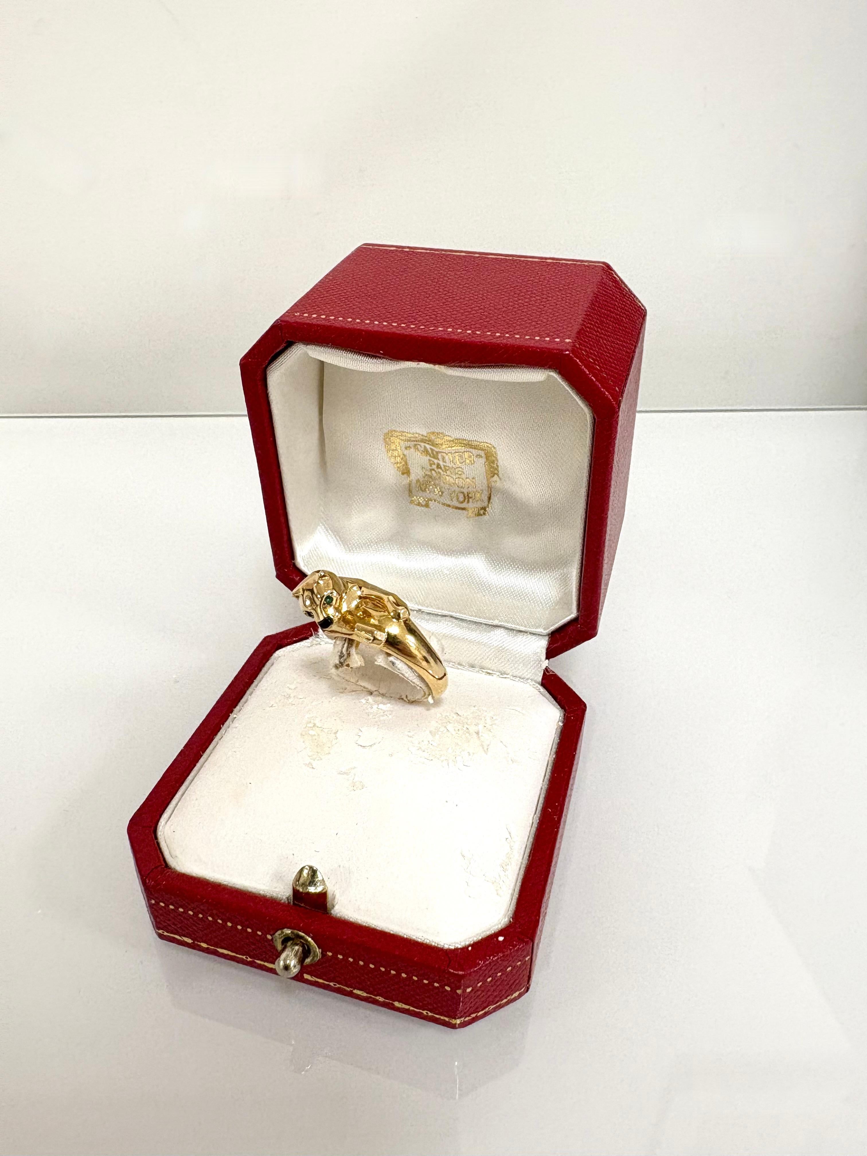 Taille brillant Cartier Panthere 18 Kt. Bague en or jaune avec émeraude Onix en vente