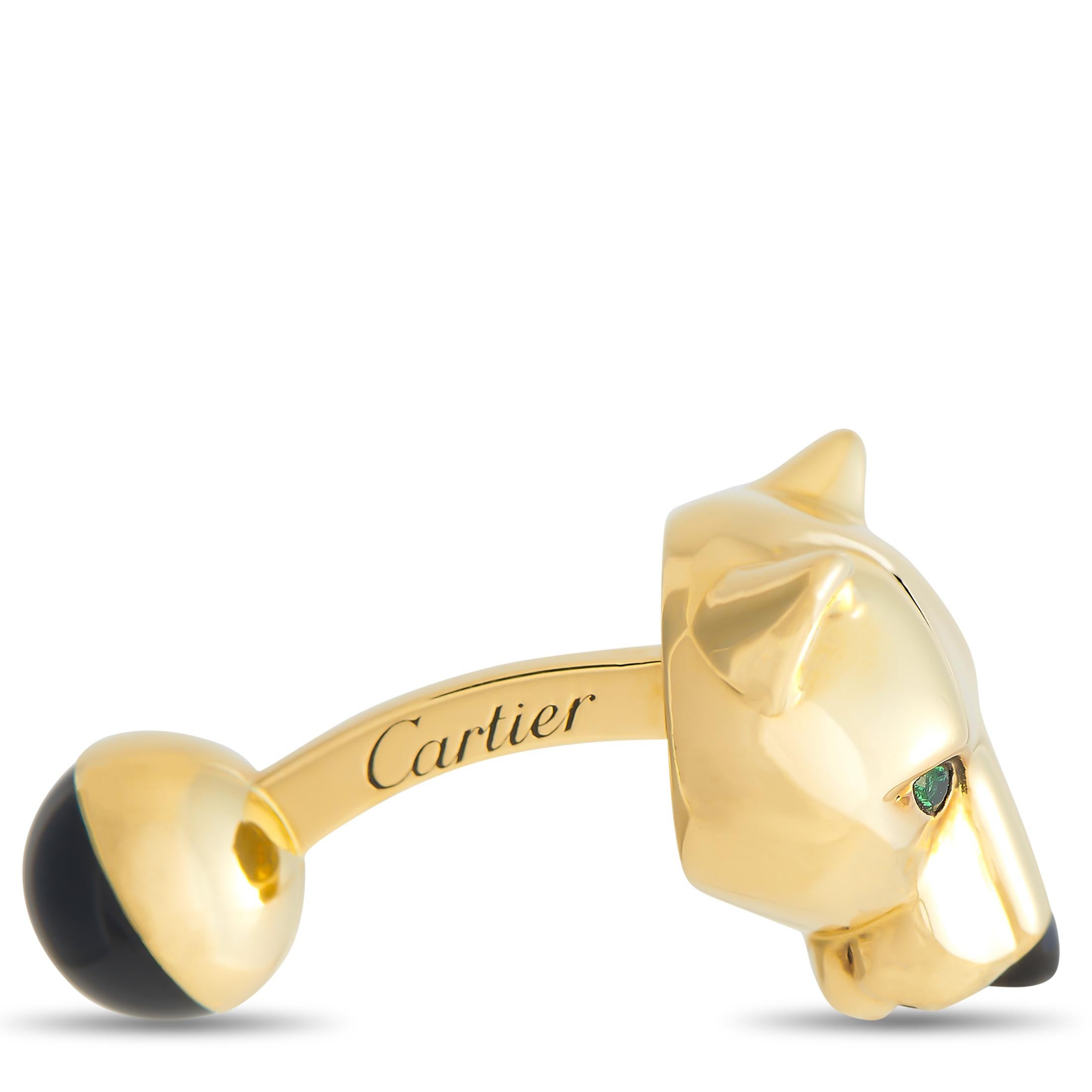 Ein seltener Fund, dieser vollständig signierte Cartier18K Gelbgold Panthere Manschettenknöpfe würde ein großes Geschenk für jemand Besonderen. Dieses Accessoire aus Gelbgold zeigt die Panthere, eine ikonische Kreatur in der Welt des Schmucks. Jeder