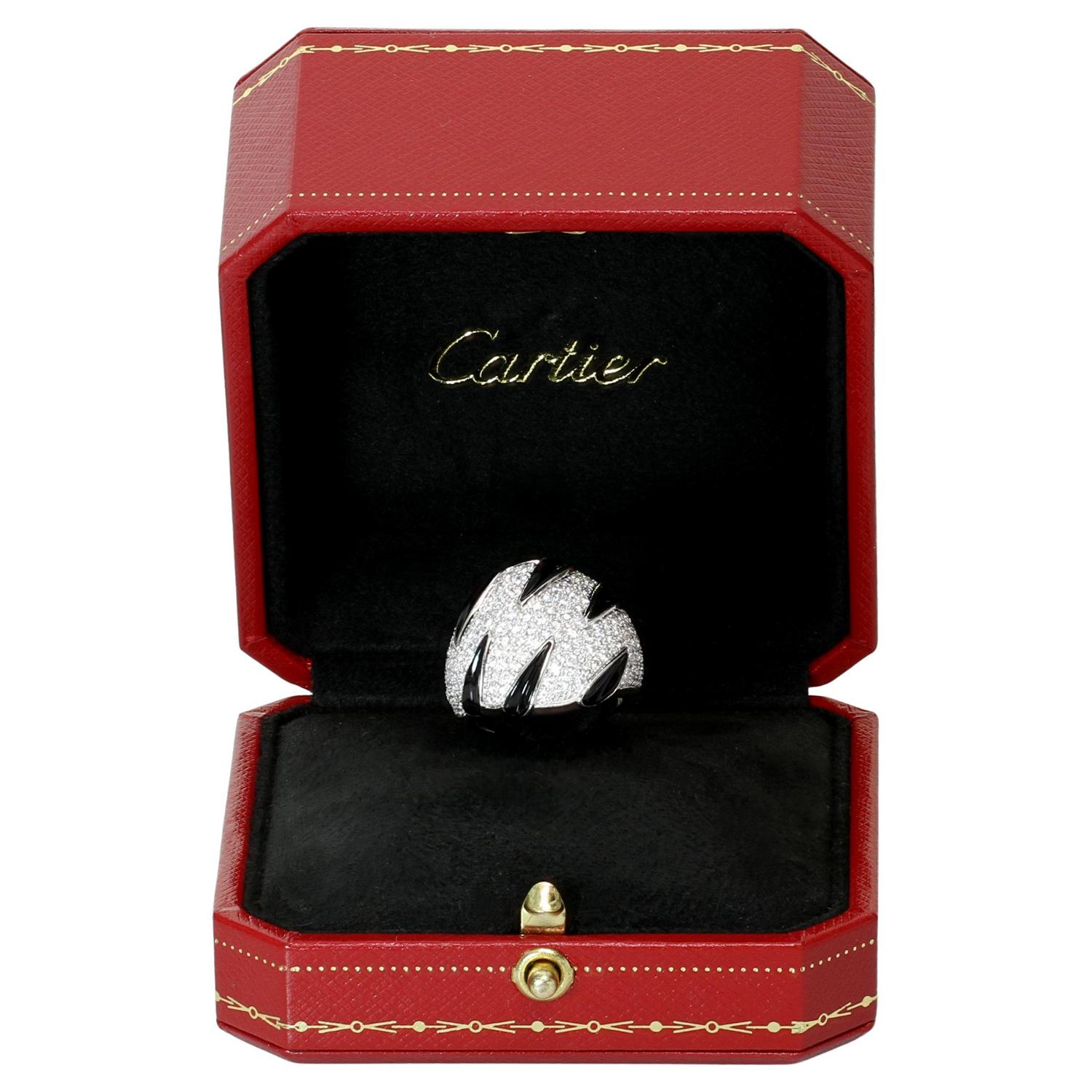 Taille brillant Cartier, bague Panthère à griffes en or blanc 18 carats, diamants et onyx, 52 en vente