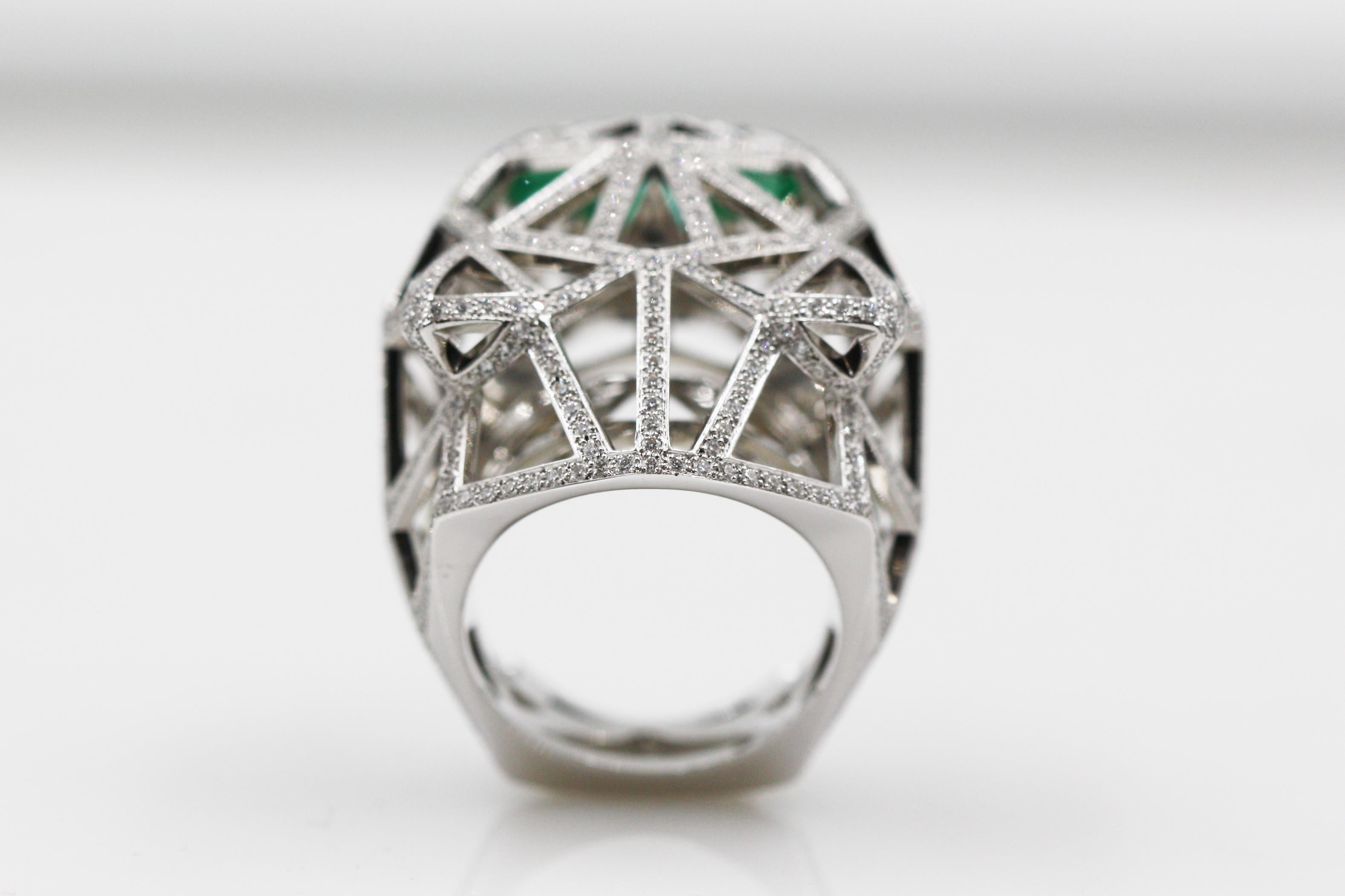 Cartier Panthere De 18 Karat White Gold Ring, Emeralds Onyx Diamonds In Excellent Condition For Sale In New York, NY