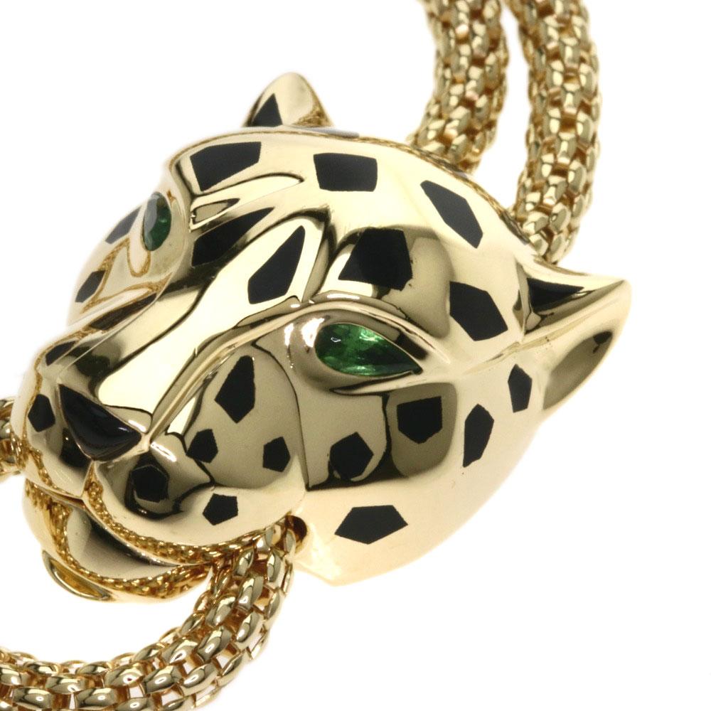 Imply by looking at it, the word impossible comes to the mind of any person; Cartier and his favorite animal appear again with this incredible panther-shaped brazalere model, the 18k yellow gold and the green color of the Onyx stone, in addition to