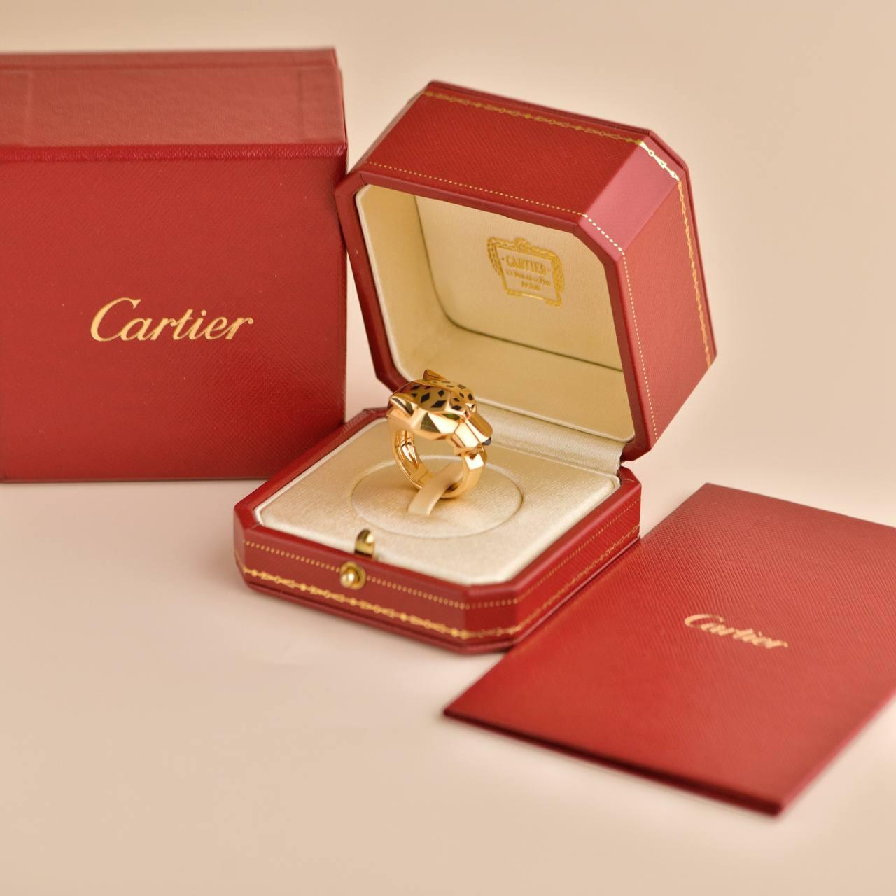 SKU	33301459
Comes With	Full Set (Box + Card)
Date	2019
RRP	£12,600 Incl. Taxes / €14,200 Incl. Taxes / $13,100 Excl. Taxes
Model	B4074157
Serial Number	GX****
Metal	18k Yellow Gold
Stones	Onyx, Tsavorite
Weight	27.76 g
Width	2 cm
Ring Size	57 Size