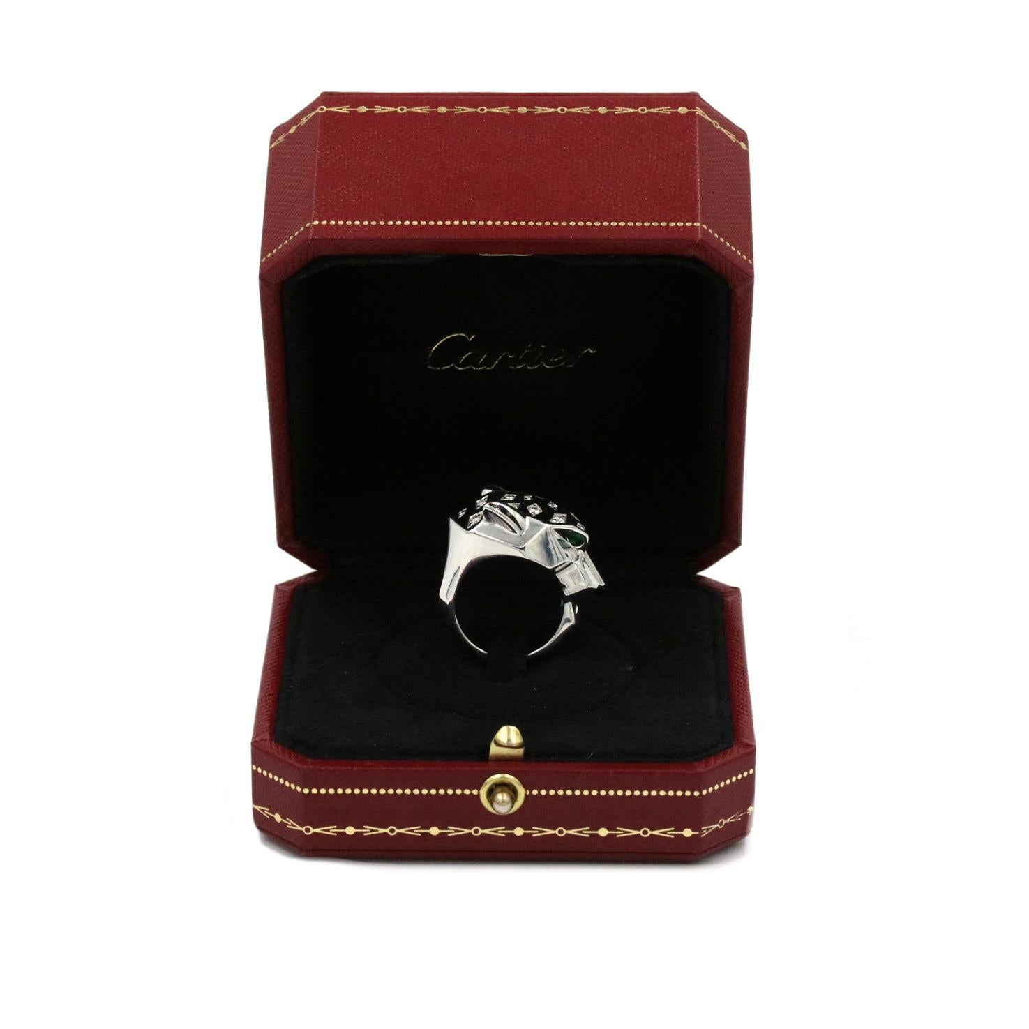 Taille ronde Bague Panthère de Cartier en diamant, émeraude et onyx en vente