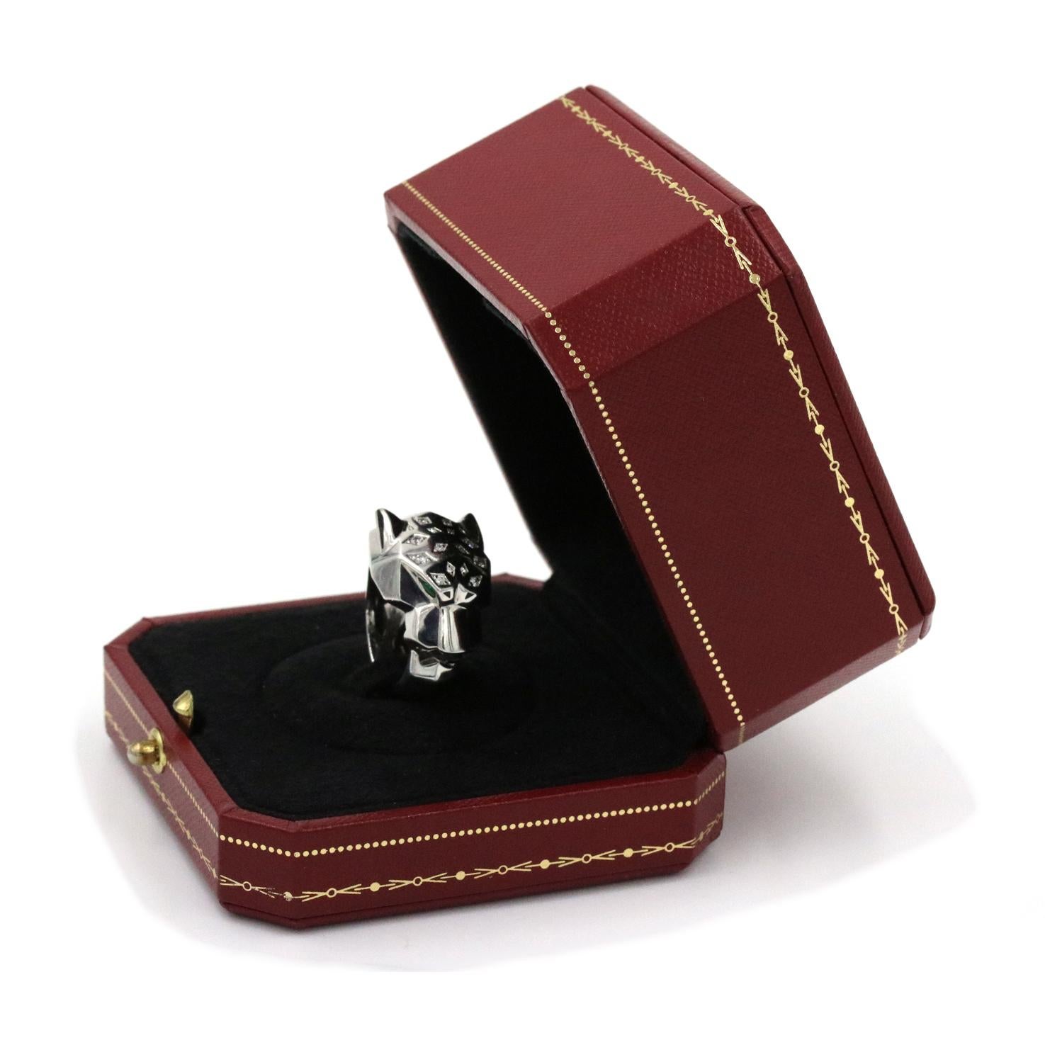 Bague Panthère de Cartier en diamant, émeraude et onyx Excellent état - En vente à Naples, FL