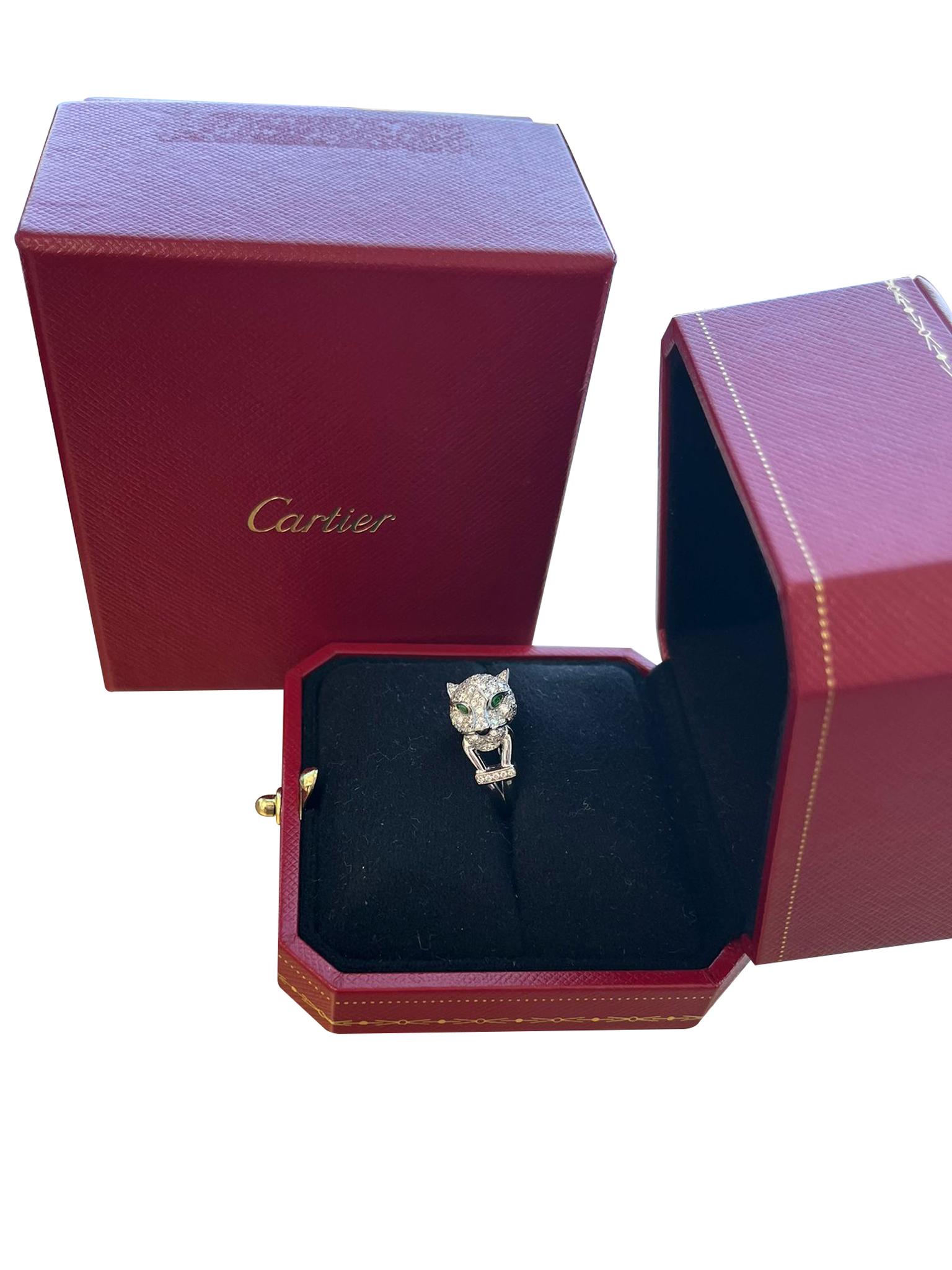 Cartier Panthère De Cartier Smaragde Onyx 0,75ct Pave Diamant Ring Weißgold im Angebot 2