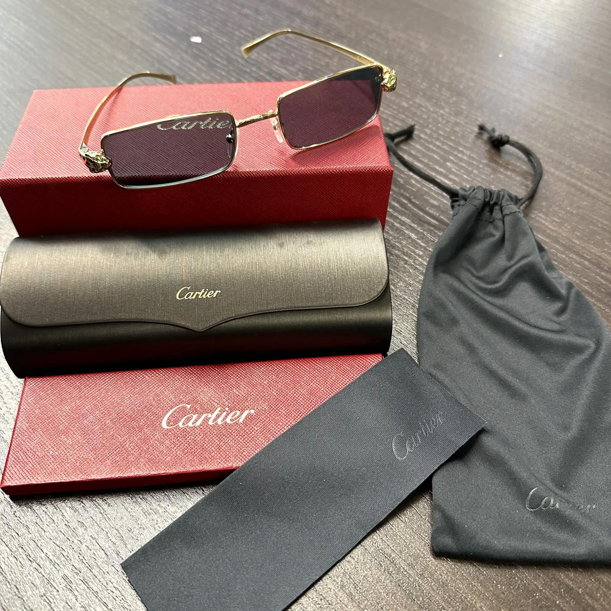 Lunettes de soleil Cartier Panthere De Cartier Metal Golden Finish Rectangular Shape en vente 1