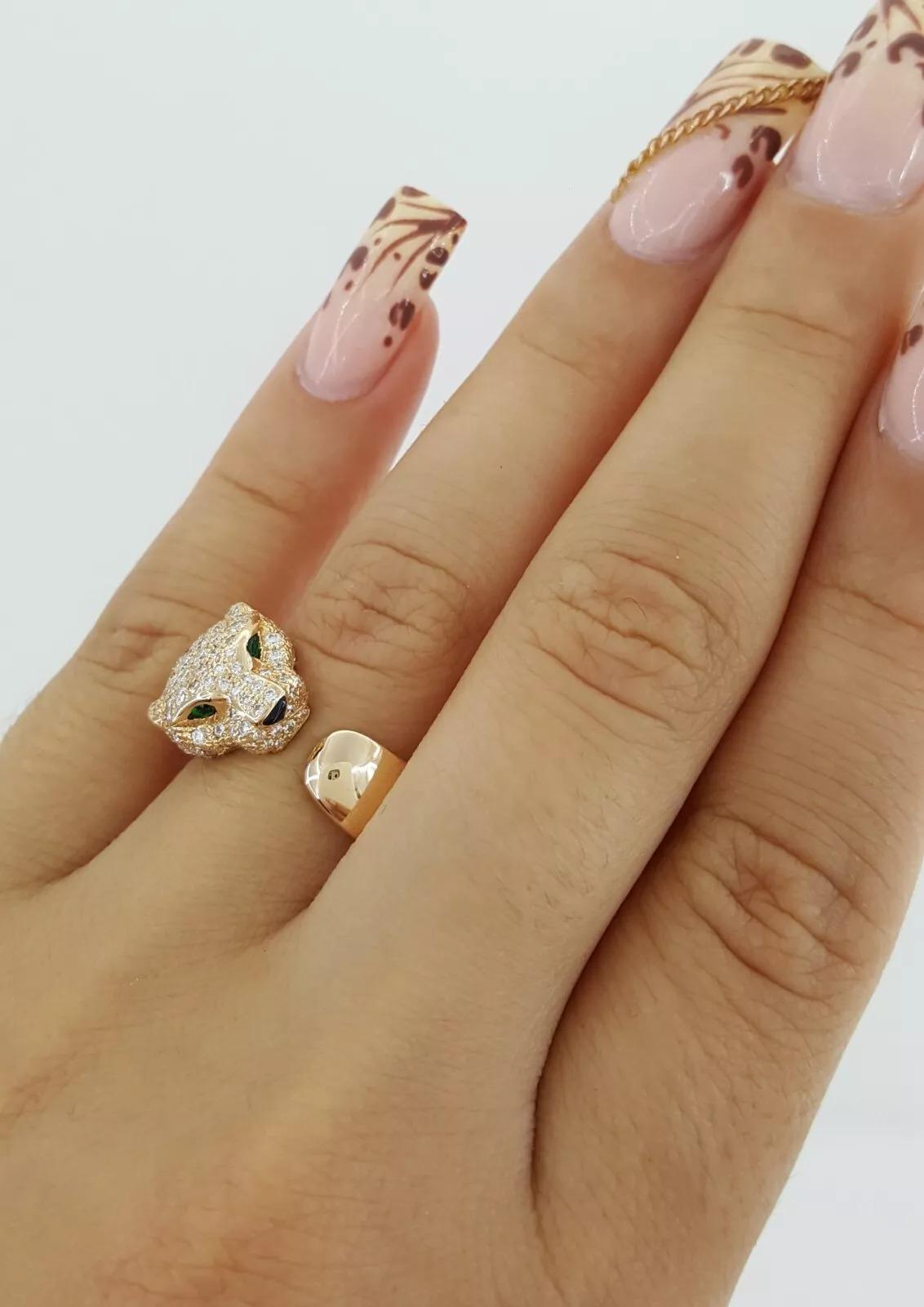 Donna Anello Cartier Panthère de Cartier in oro rosa 18 carati  Anello con diamanti e smeraldi in vendita