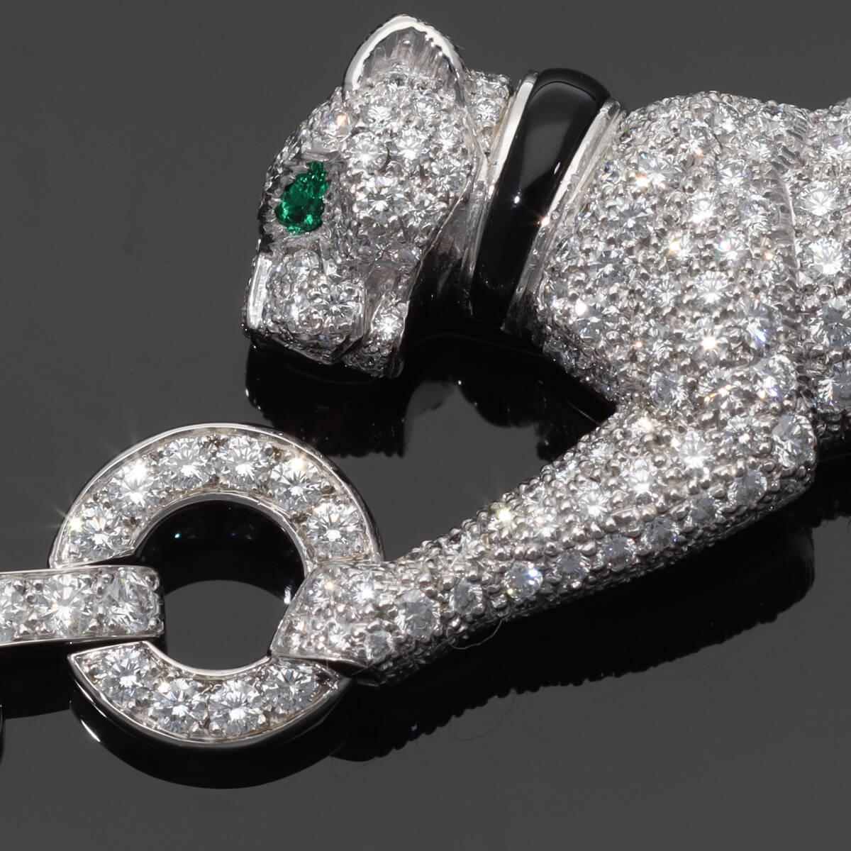 Cartier Halskette aus 18 Karat Weißgold mit Panthere-Diamant, Smaragd und Onyx im Angebot 7