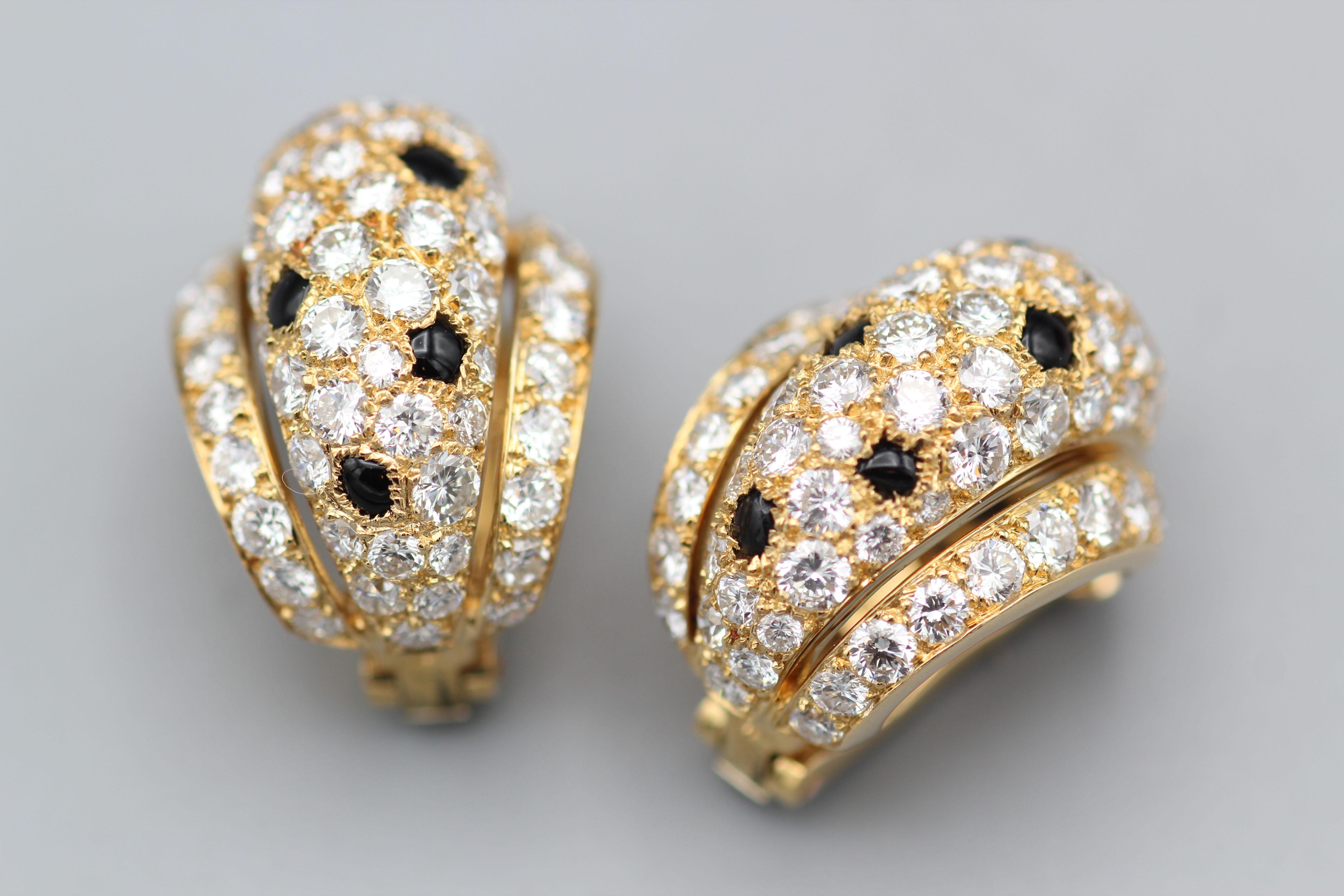 Cartier Panthere Diamond, Onyx 18 Karat Gold Earrings 4