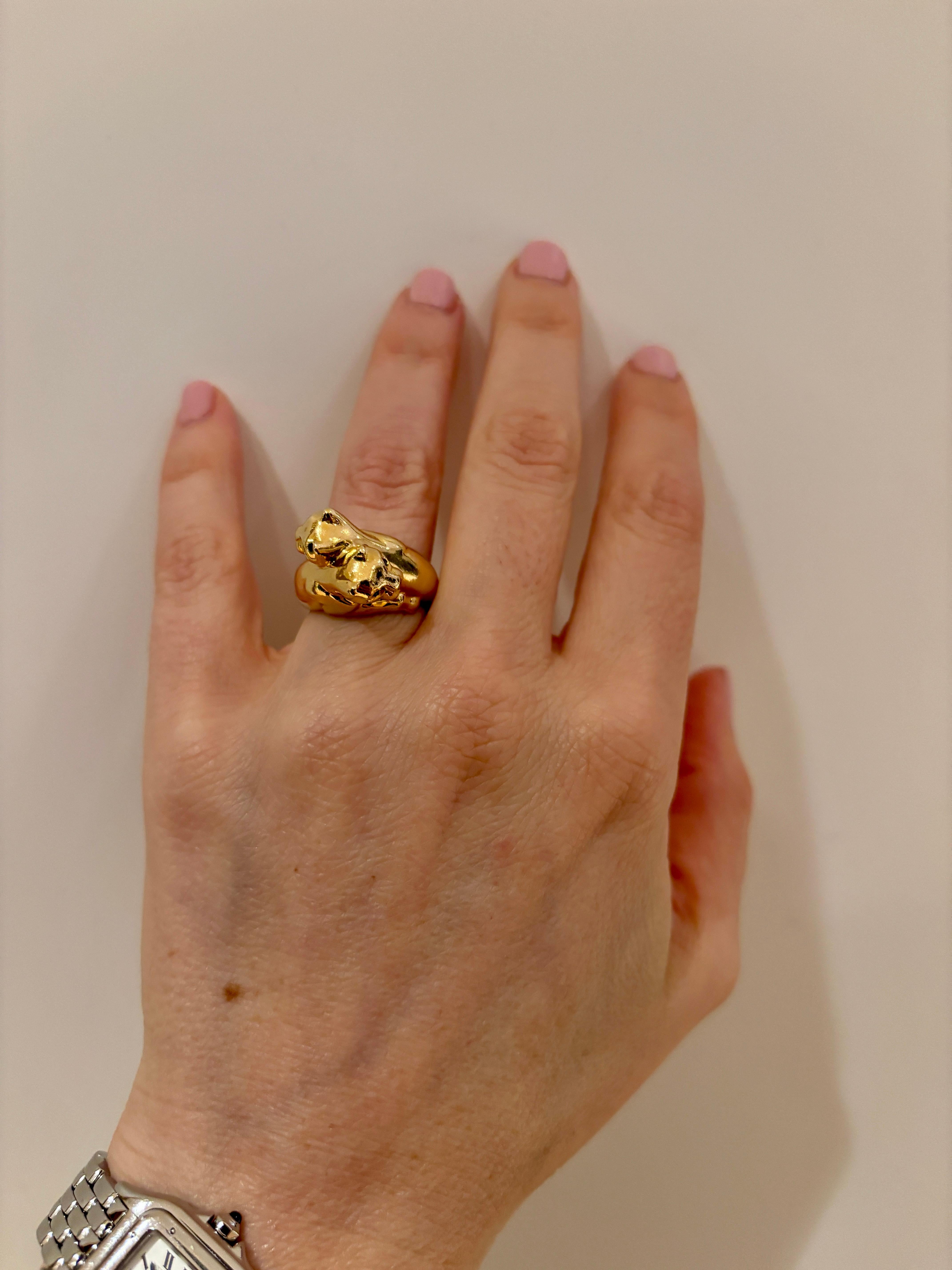 Bague en or jaune Cartier Panthère à double tête en émeraude en vente 1