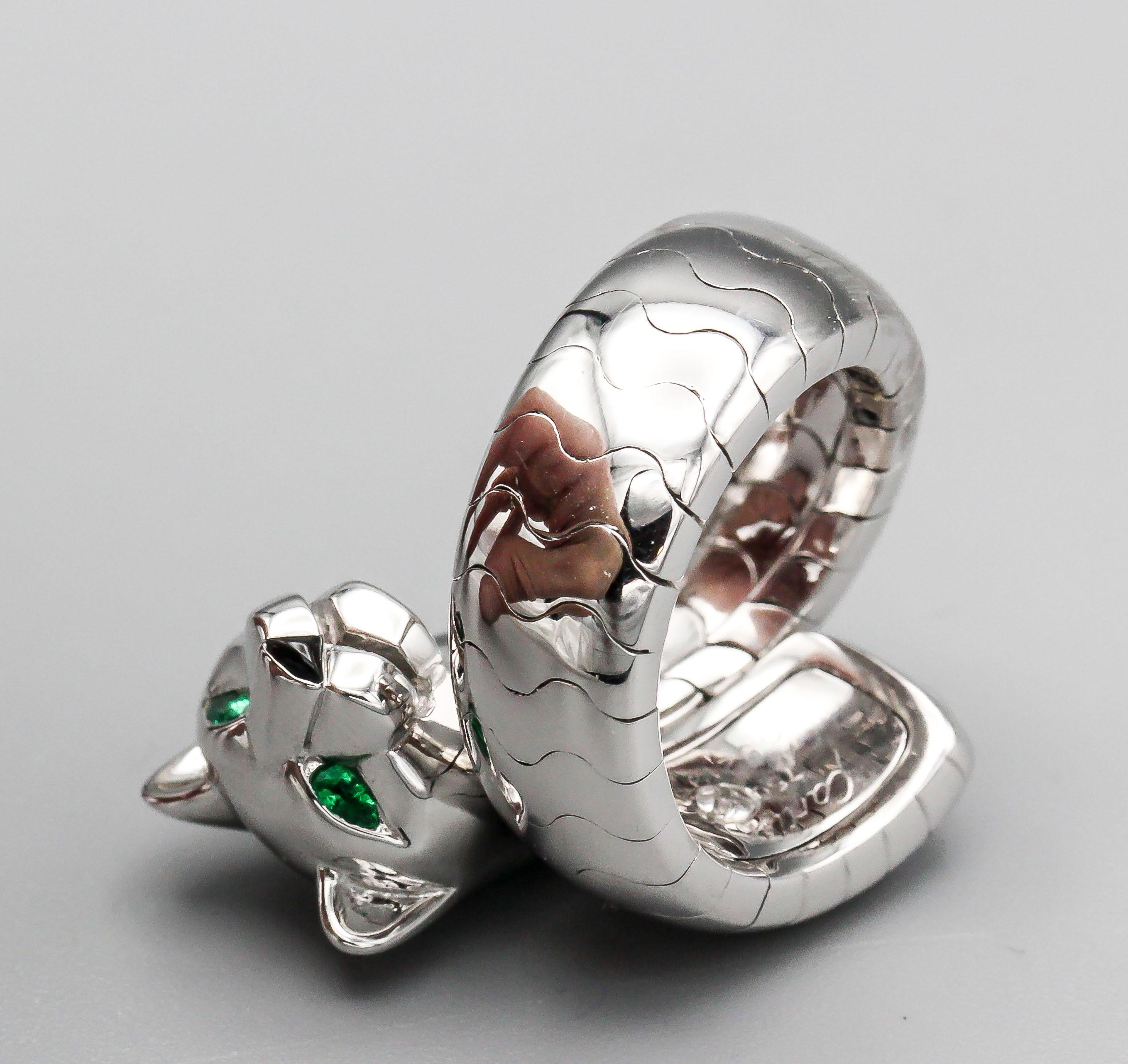 Cartier Panthere Emerald 18k White Gold Lakarda Ring In Excellent Condition In New York City, NY