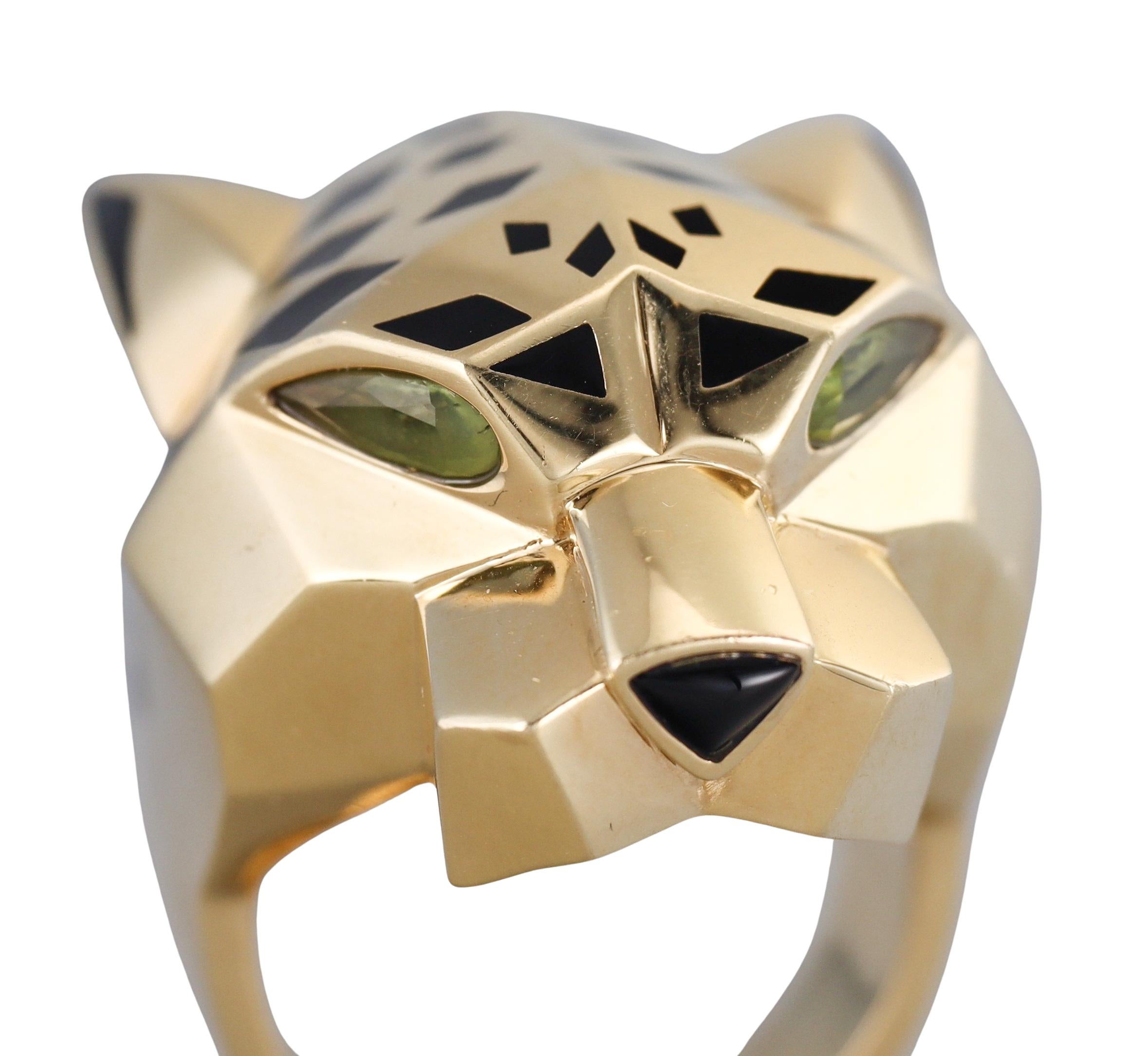 Cartier Panthere Enamel Peridot Onyx Yellow Gold Ring In Excellent Condition For Sale In New York, NY