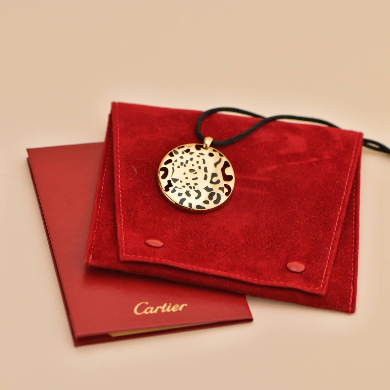 SKU	33301515
Comes With	Full Set (Pouch + Card)
Model	N3021500
Serial Number	50****
Metal	18k Yellow Gold
Stones	Tsavorite, Enamel
Weight	Approximately 14.42 g
Length	Approximately 57 cm
Width	Approximately 3.7