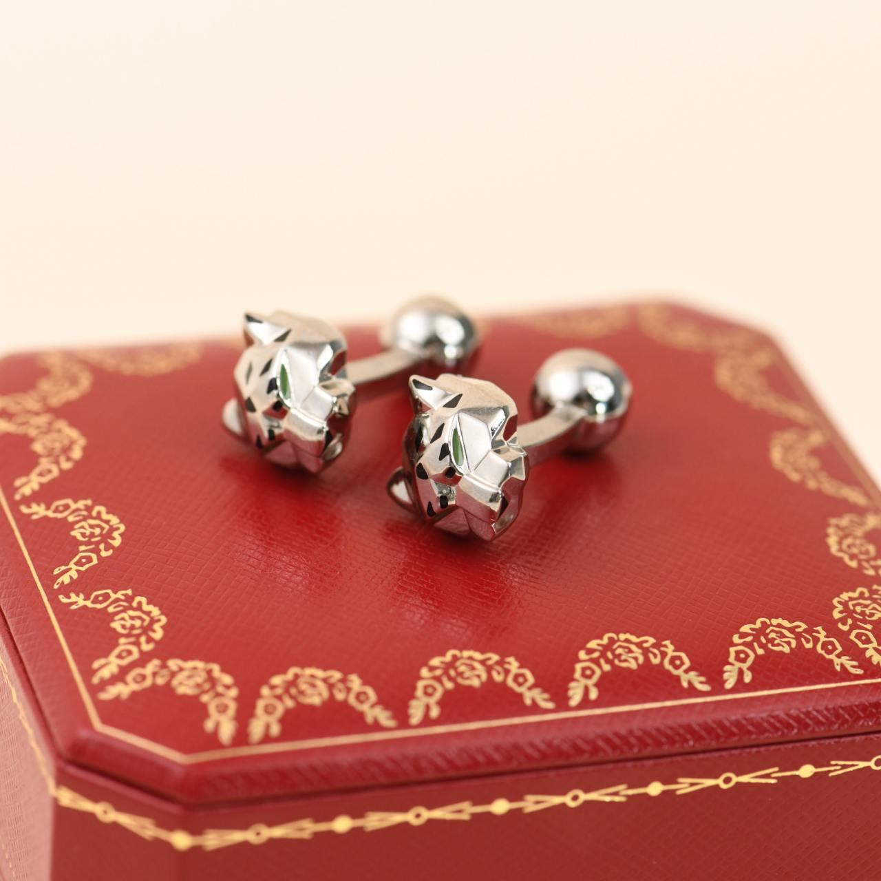 SKU	33301662
Kommt mit	Nur Box
Metall	Sterling Splitter
Gewicht	Ungefähr 25,06 g
Breite	Ungefähr 2,5 cm
Bedingung	Ausgezeichnet
Andere Infos	Durchmesser: Ungefähr 2,5 cm
__________________________________
Wenn Sie an einem unserer bereits verkauften