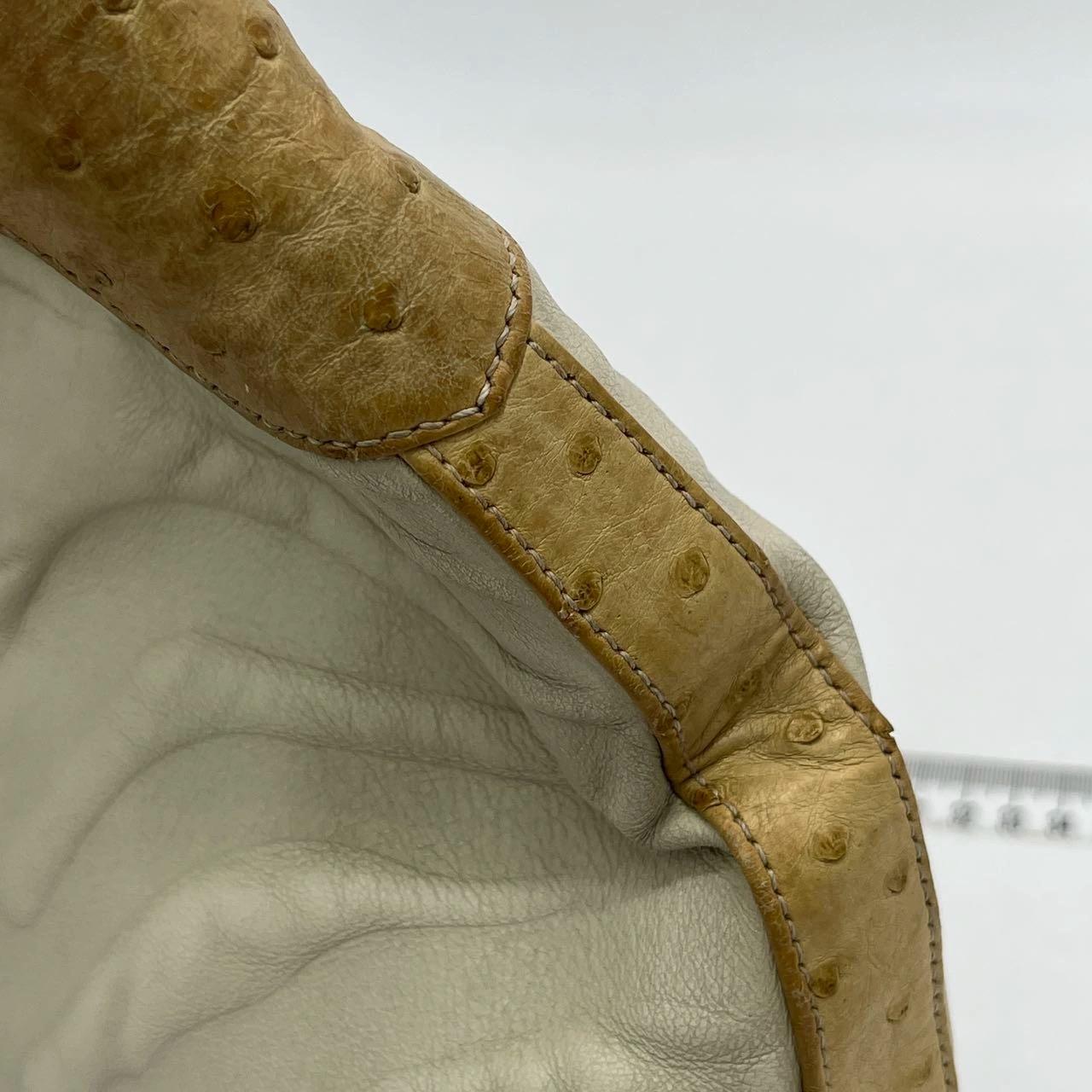 Cartier Panthere Hobo Borsa a tracolla Crema Pelle Bianca Hardware Oro in vendita 5