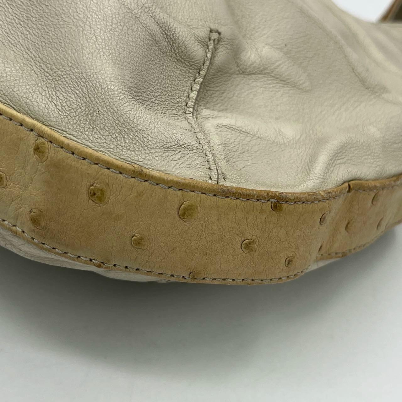 Cartier Panthere Hobo Borsa a tracolla Crema Pelle Bianca Hardware Oro in vendita 6