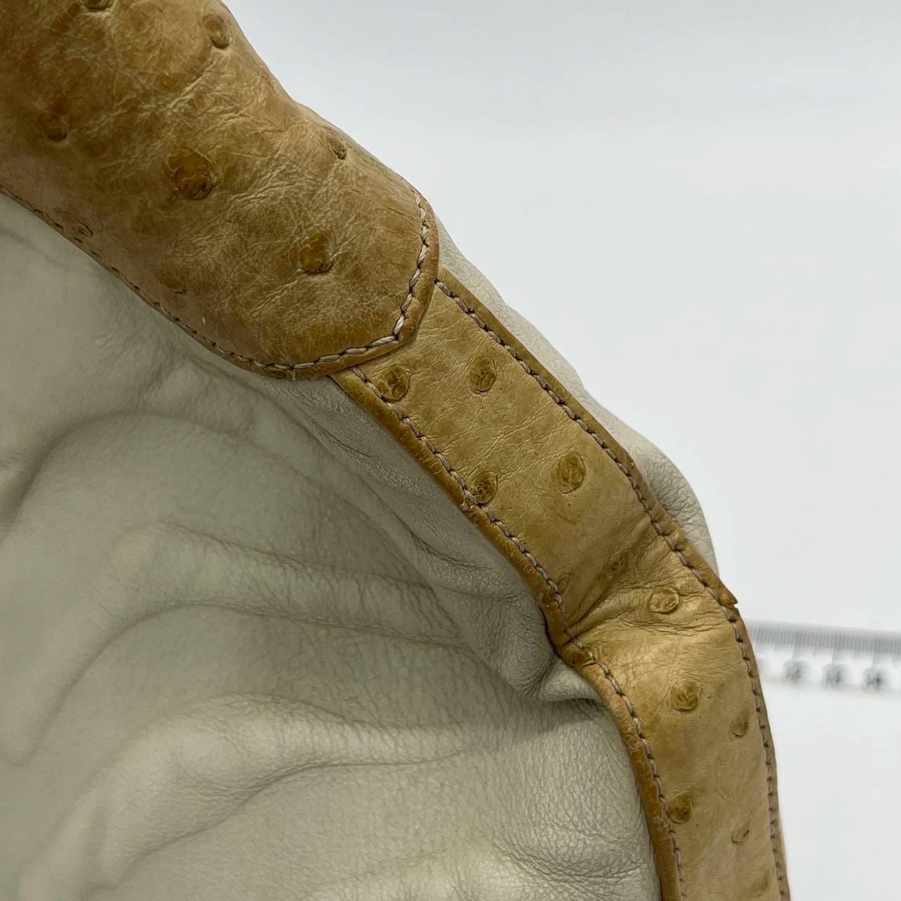 Cartier Panthere Hobo Borsa a tracolla Crema Pelle Bianca Hardware Oro in vendita 8