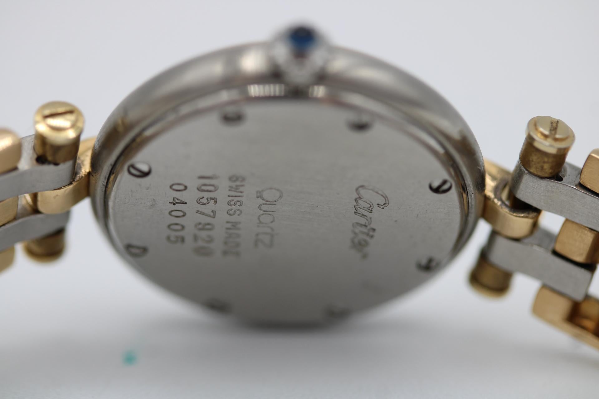 Cartier Panthère Señora 3-Row - 24mm Acero y Oro 18ct - Cuarzo - Esfera Romana Clásica
Resumen:

Un bello ejemplar del elegante Cartier Panthère Ladies 3-Row, uno de los relojes de pulsera más icónicos y atemporales de Cartier. La denominación 