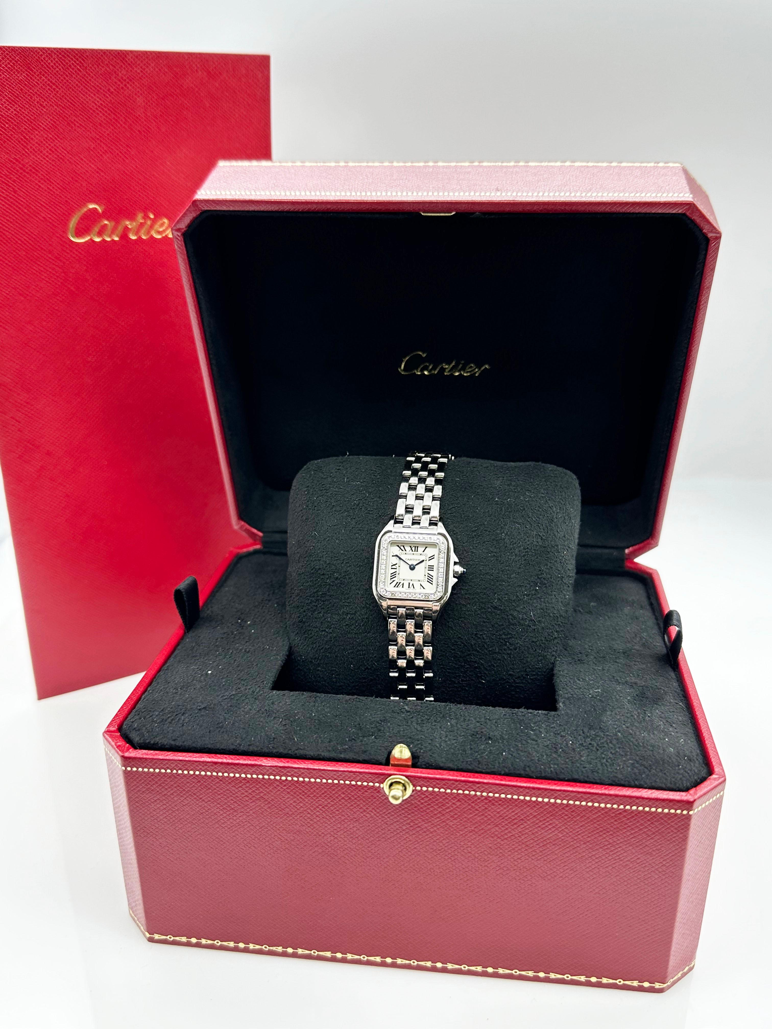 Style Nummer: W4PN0007 / 4022
Jahr: 2019
Modell: Cartier Panthere Damen
MATERIAL des Gehäuses: Rostfreier Stahl 
Band: Rostfreier Stahl 
Lünette:  Diamant-Lünette 
Zifferblatt: Silber-Guilloche
Gesicht: Saphirglas 
Gehäusegröße: 23mm x 30mm