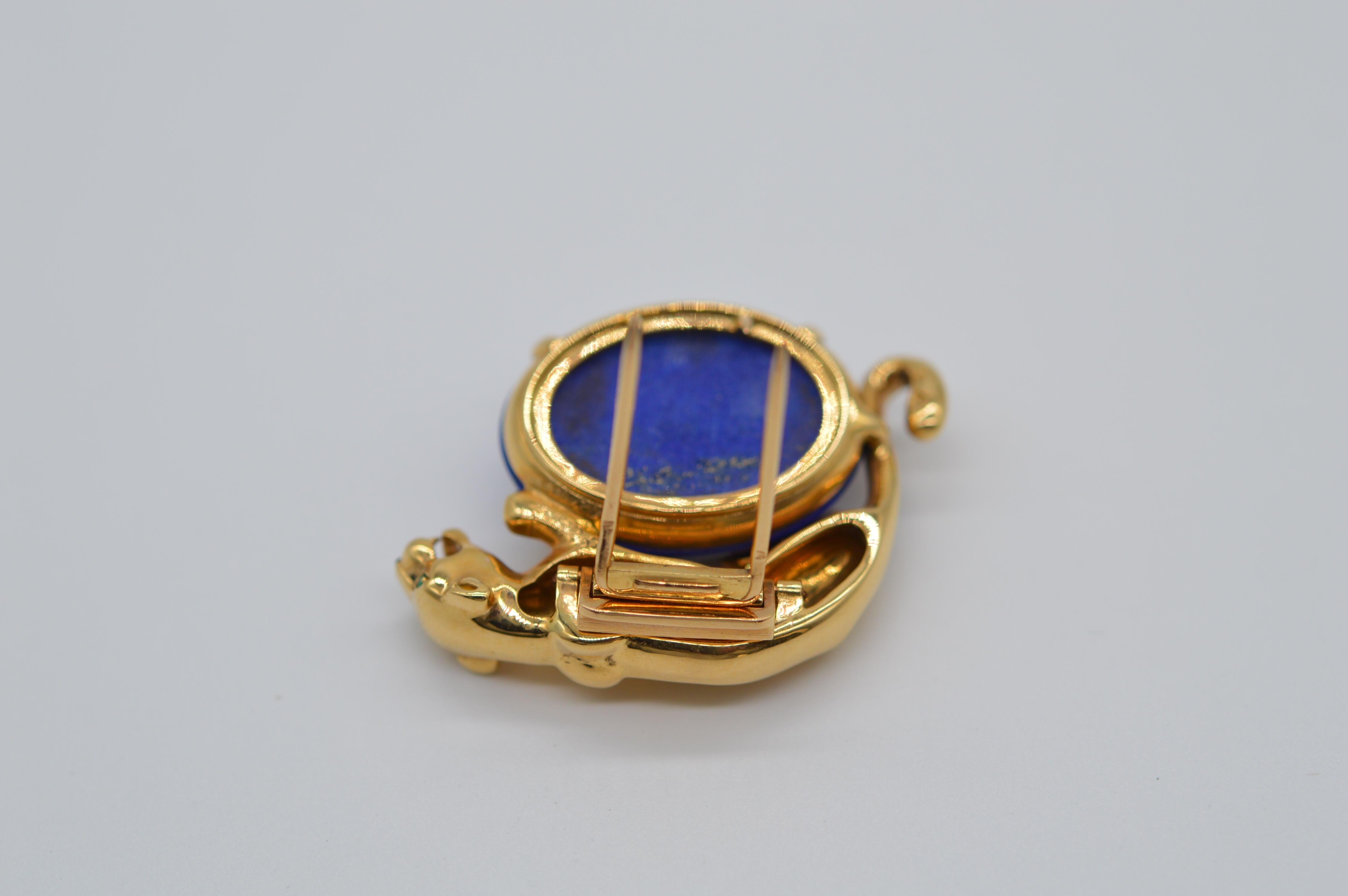 Cartier Panthère Lapis Lazuli 18K Yellow Gold Brooch with Emerald Eyes Unworn For Sale 1