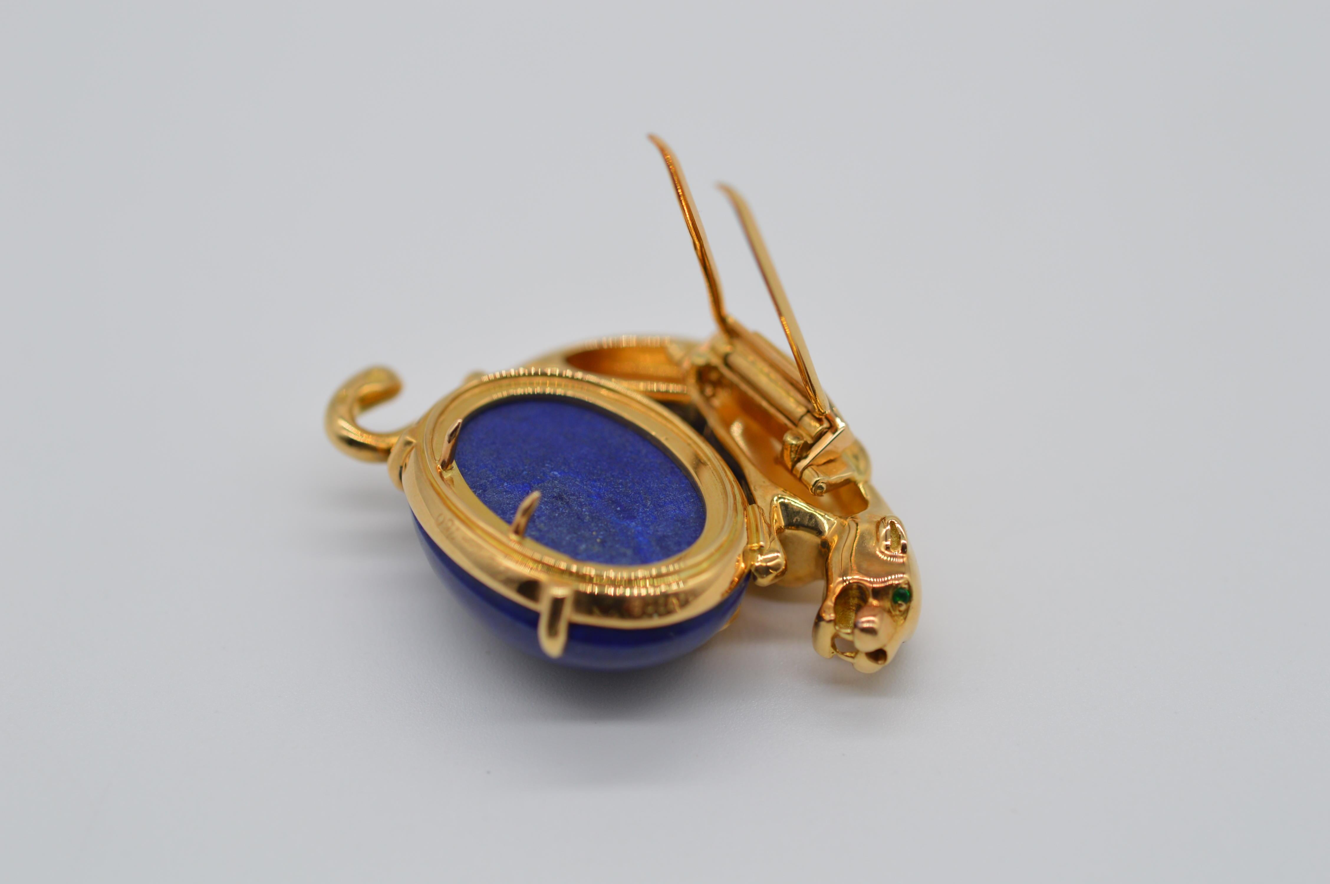 Women's or Men's Cartier Panthère Lapis Lazuli 18K Yellow Gold Brooch with Emerald Eyes Unworn For Sale