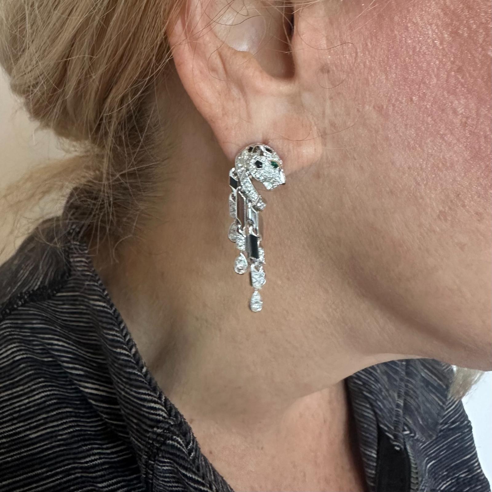 Taille brillant Boucles d'oreilles Cartier Panthère Pave Diamant Onyx Noir Or Blanc Emeraude en vente