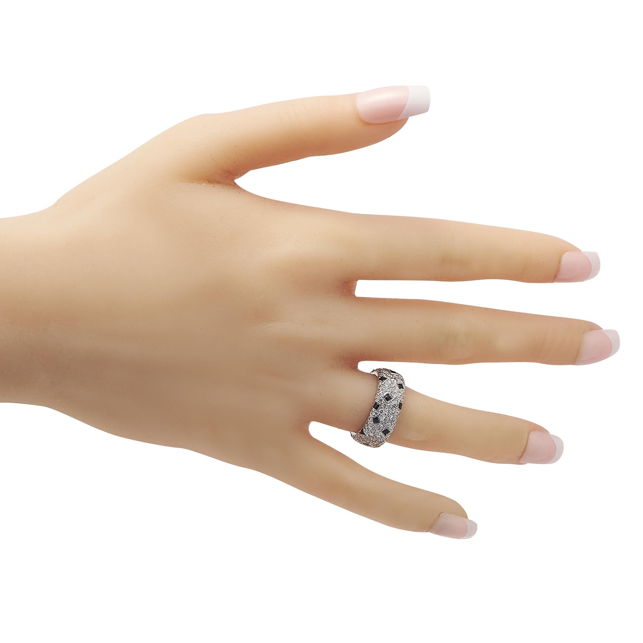 Cartier Panthere Pelage Ring aus 18 Karat Weißgold mit 3,45 Karat Diamant und Onyx CA09-101023 im Zustand „Hervorragend“ in Southampton, PA