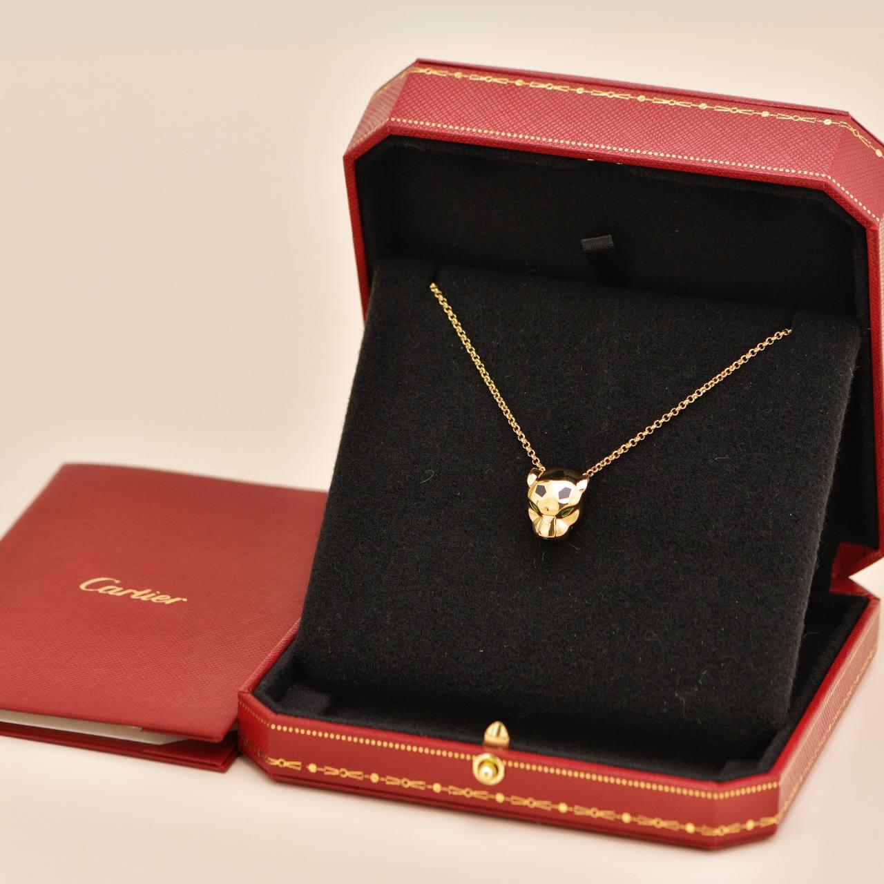 Brilliant Cut Cartier Panthère Pendant Necklace Tsavorite Onyx 18K Yellow Gold For Sale