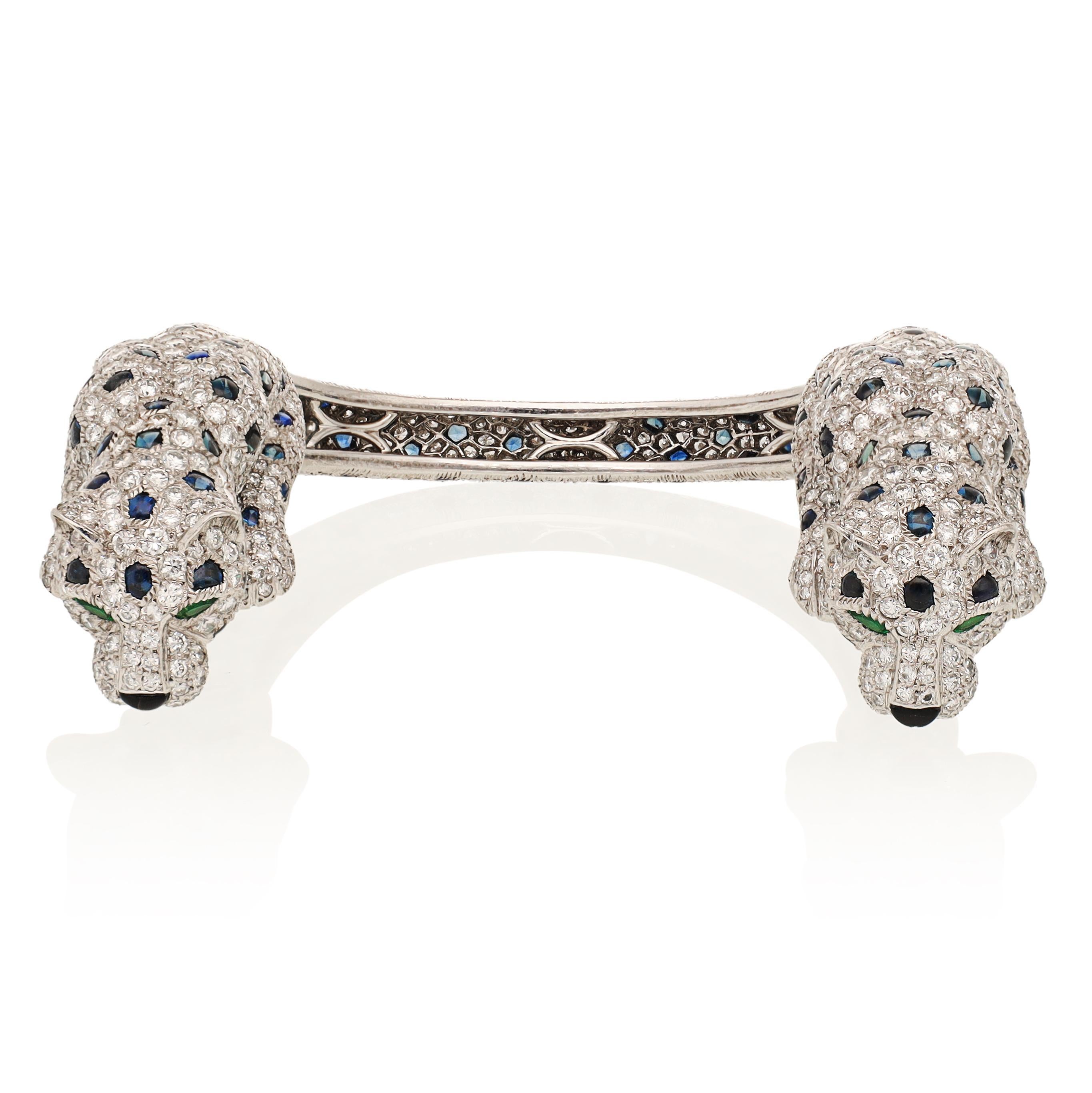 Taille ronde CARTIER Bracelet jonc panthère saphir, onyx, émeraude et diamant en vente