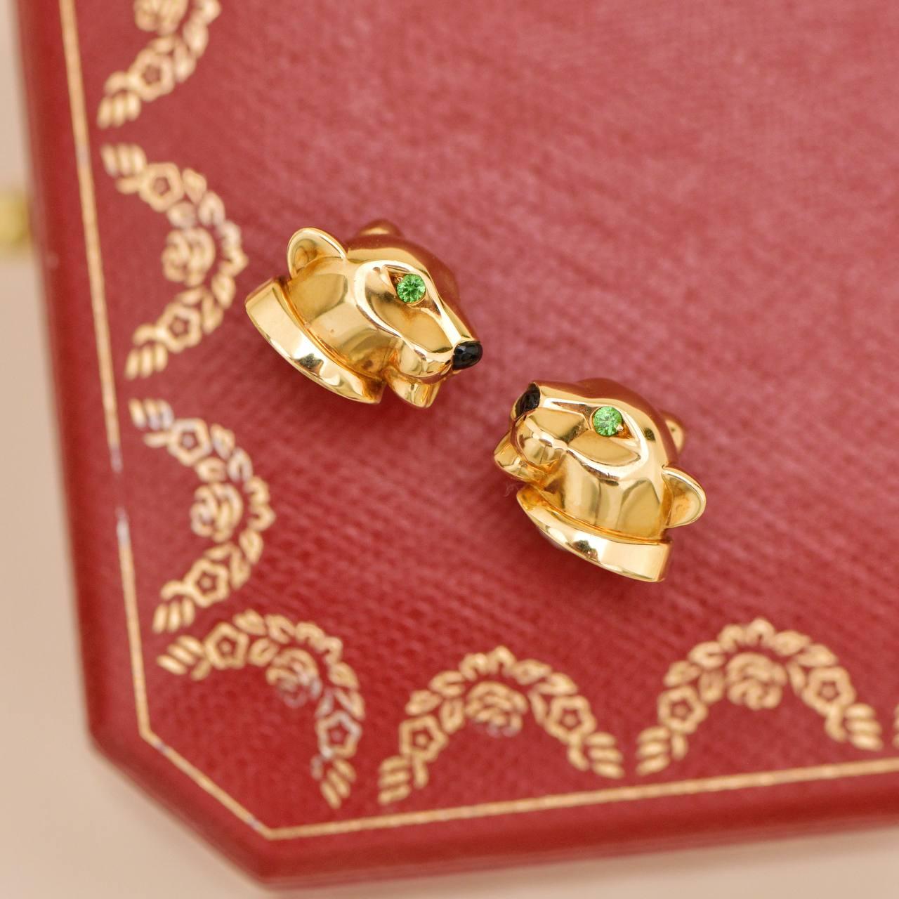 da uomo o donna Cartier Panthère Tsavorite Onyx 18K Yellow Gold Stud Earrings in vendita