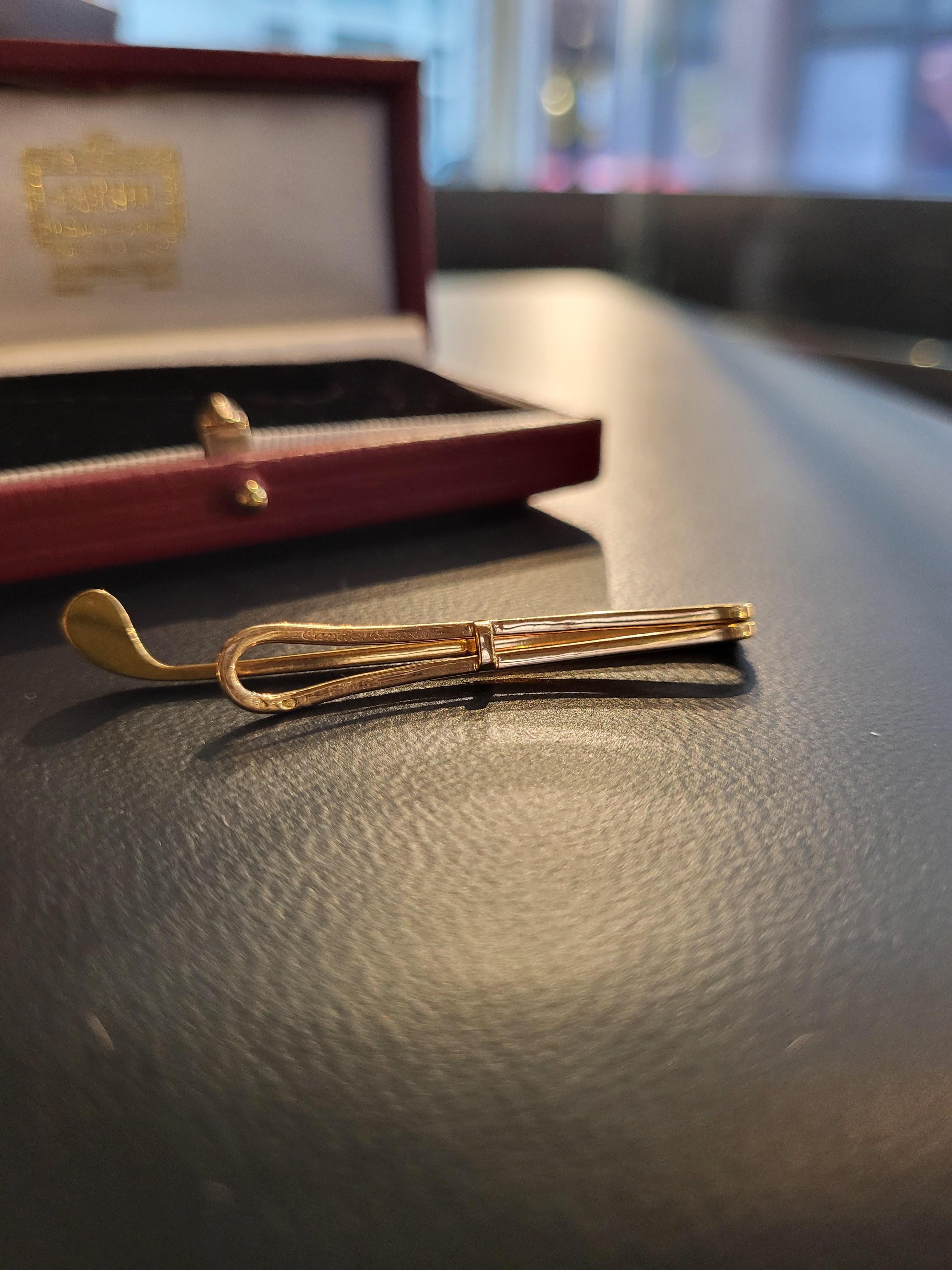 Cartier Paris 18 Karat Gold „Golf“ Krawattenklammer, ca. 1940er Jahre (Moderne der Mitte des Jahrhunderts) im Angebot