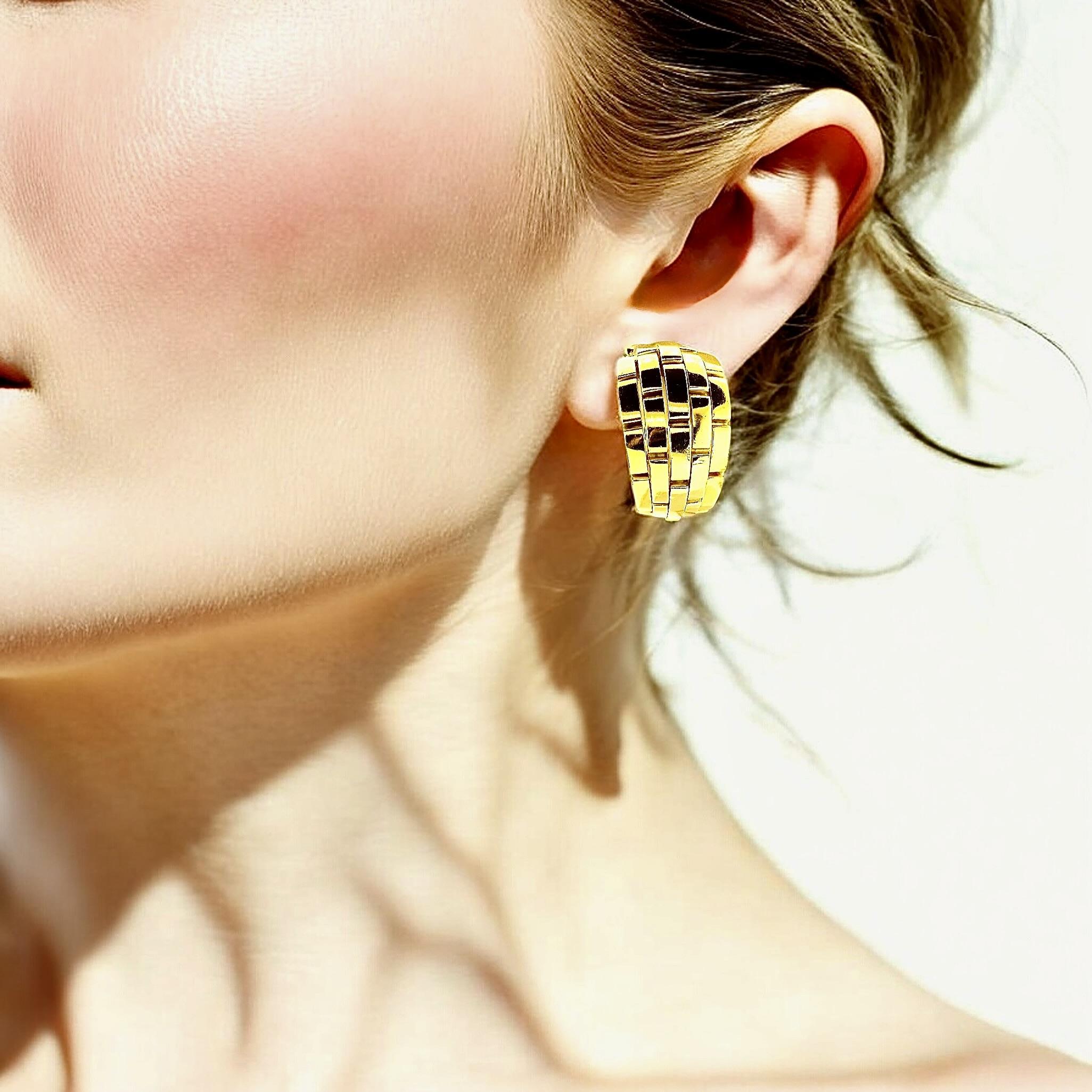 Contemporary Cartier Paris 18K Gold Large Size Maillon Panthere Vintage Earrings For Sale