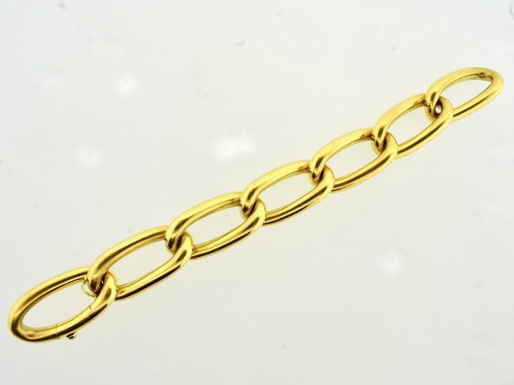 Cartier Paris 18K Large and Dramatic Elongated Link Bracelet, circa 1950. For Sale 2