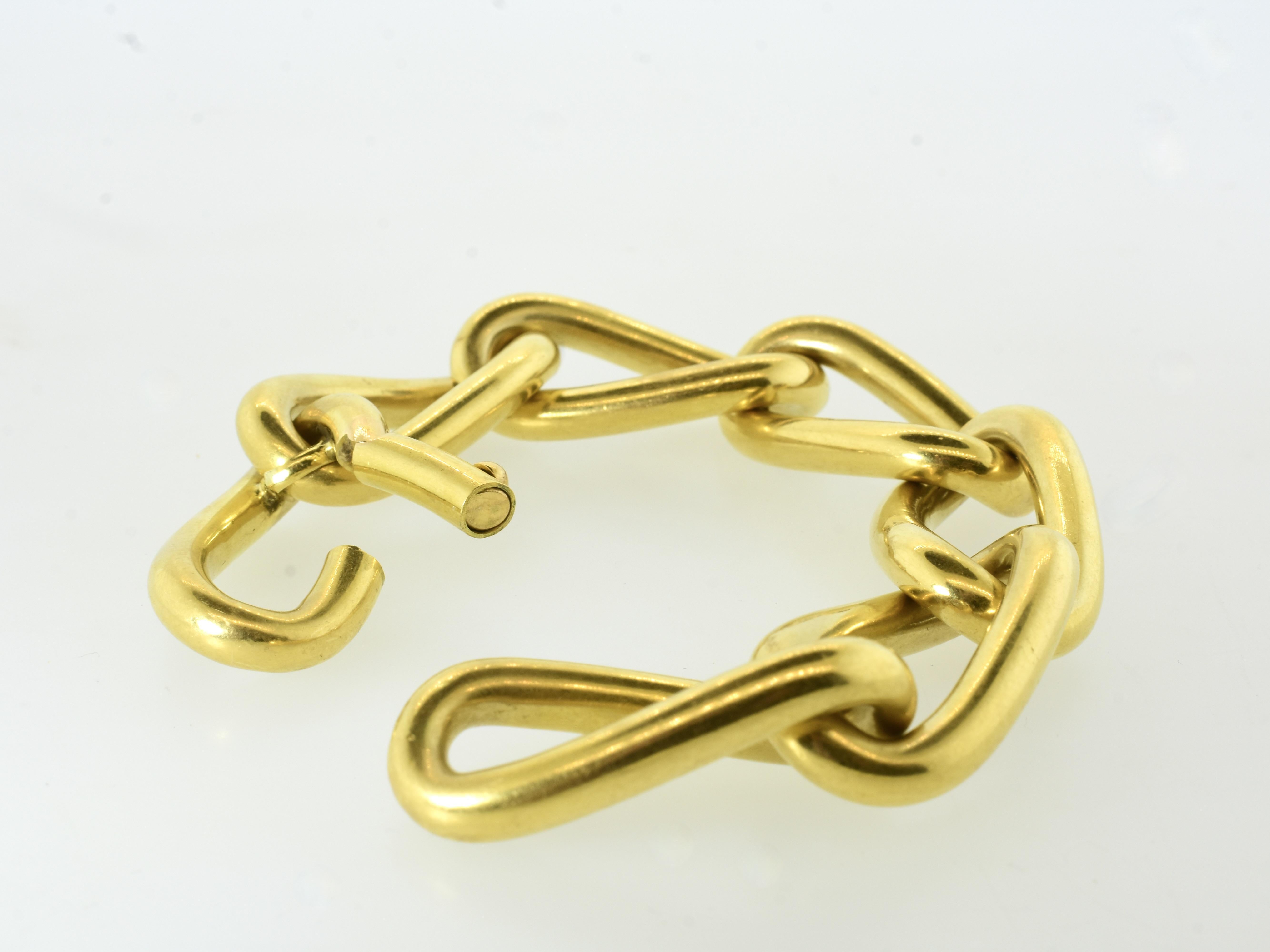 Cartier Paris 18K Large and Dramatic Elongated Link Bracelet, circa 1950. For Sale 4