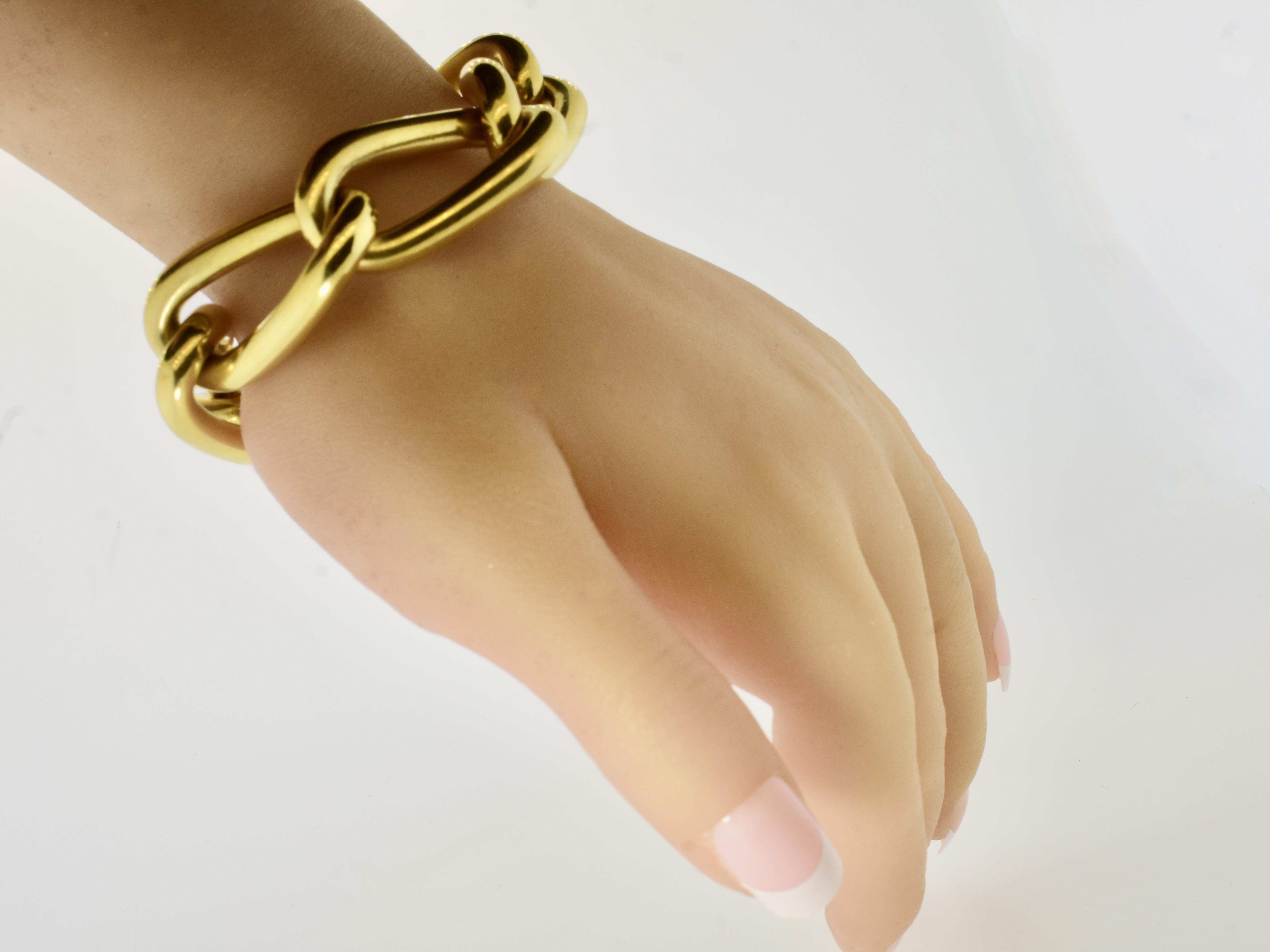 Cartier Paris 18K Large and Dramatic Elongated Link Bracelet, circa 1950. For Sale 6