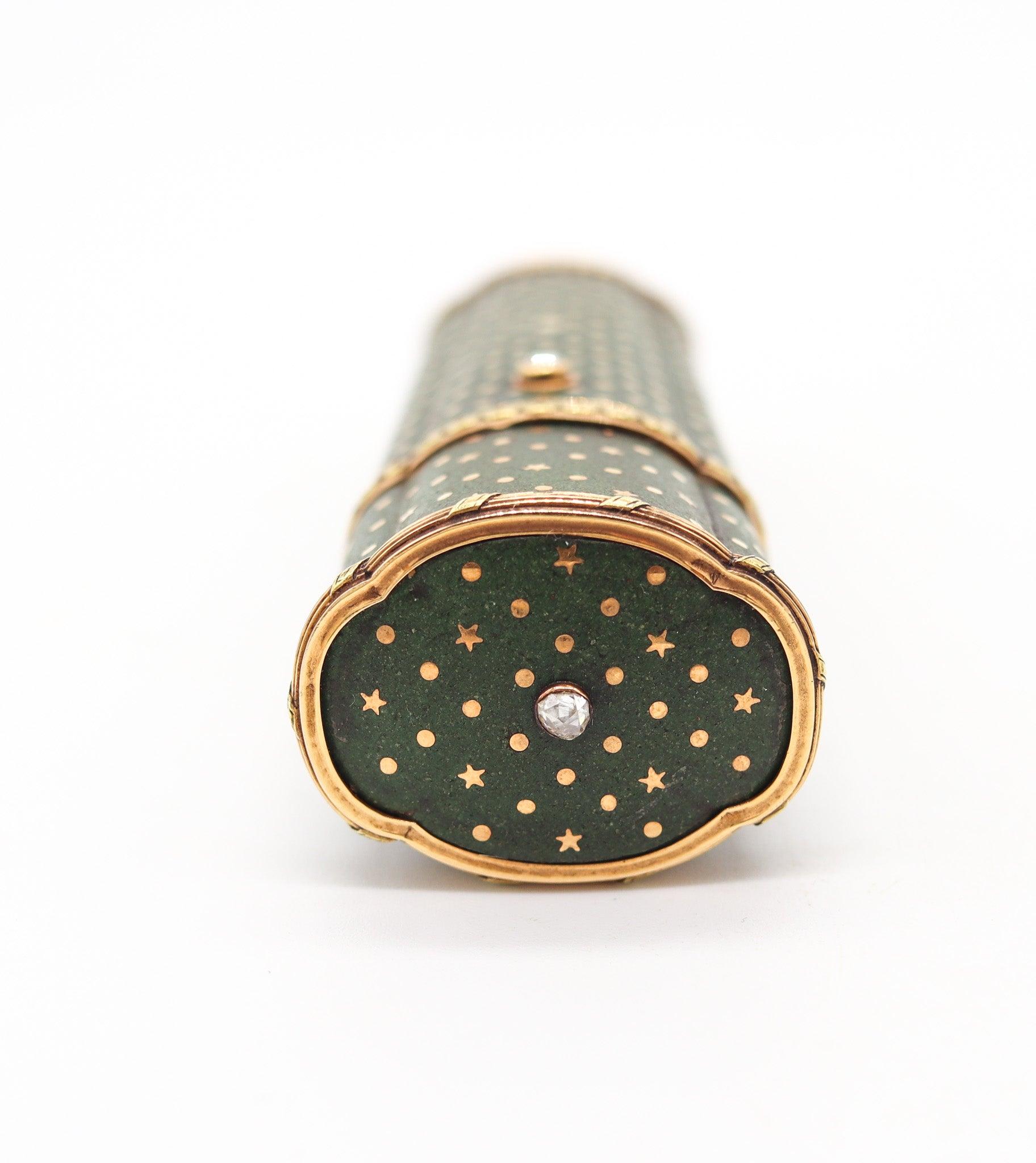 Début du 20ème siècle CARTIER Paris 1900 Edwardian Nécessaire Case in 18Kt Gold With Green Lacquer en vente