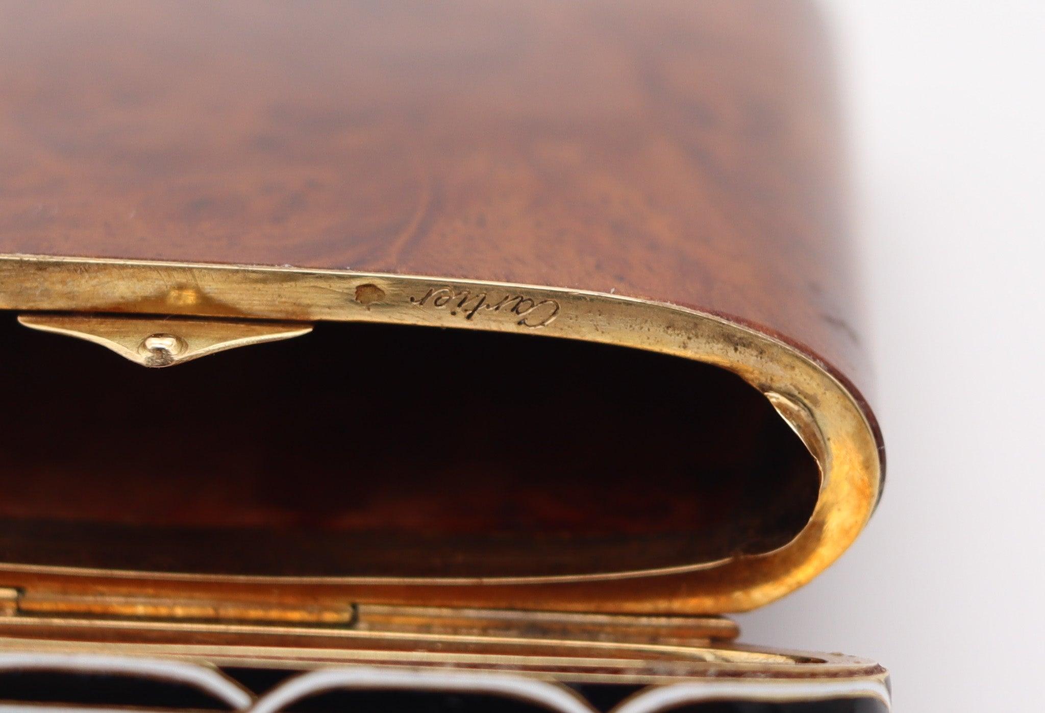 CARTIER París 1920 Estuche De Bolsillo De Madera De Burl En Oro Amarillo De 18 Kt Esmalte Y Diamantes Francés en venta