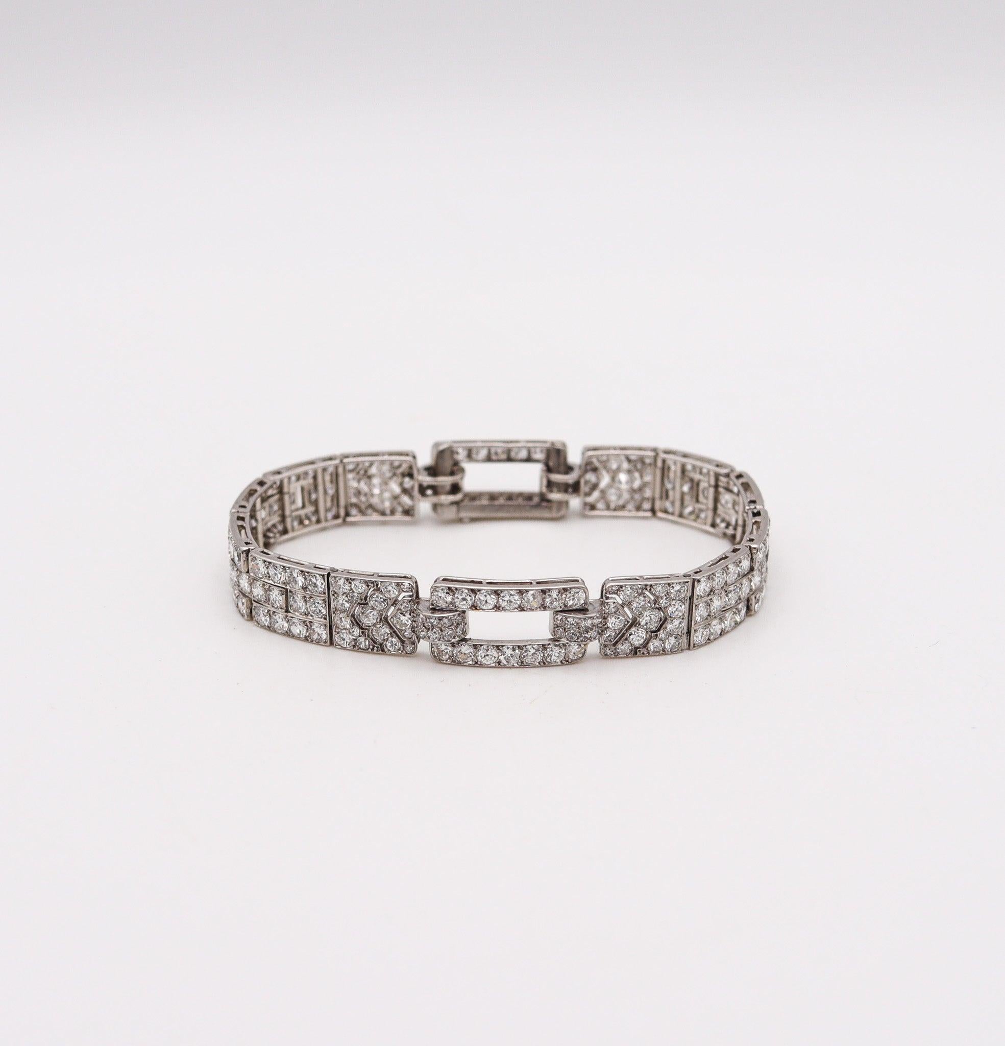CARTIER Paris 1928 Art Deco-Armband aus Platin mit 19,86 Karat Diamanten (Art déco) im Angebot