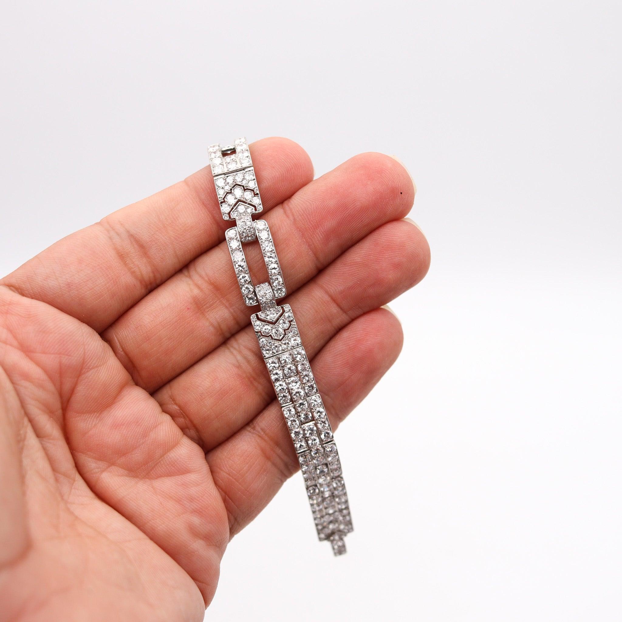 CARTIER Paris 1928 Art Deco-Armband aus Platin mit 19,86 Karat Diamanten im Zustand „Hervorragend“ im Angebot in Miami, FL