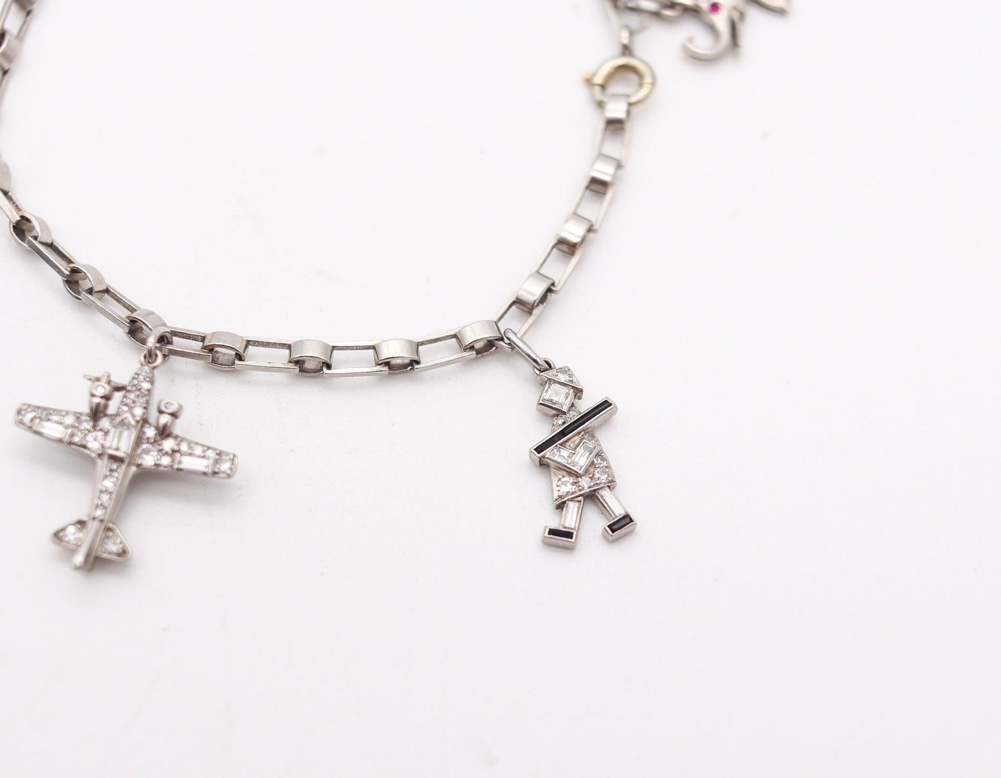 CARTIER Paris 1930 Art Deco Charms-Armband aus Platin mit 3,06 Gesamtkaratgewicht in Diamanten Damen im Angebot